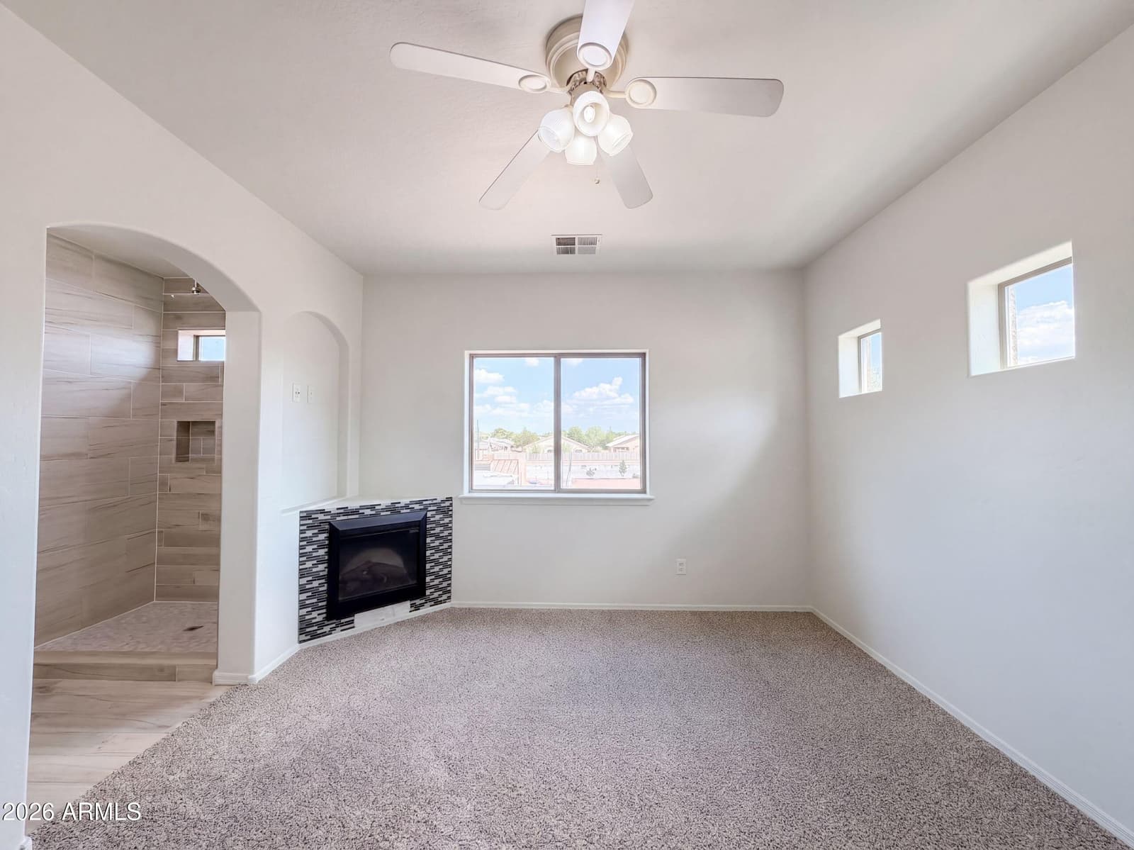 5641 S 10TH Drive, Phoenix, AZ 85041 — photo 4 of 29