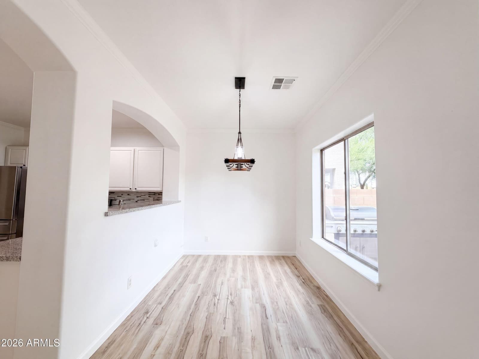 5641 S 10TH Drive, Phoenix, AZ 85041 — photo 6 of 29