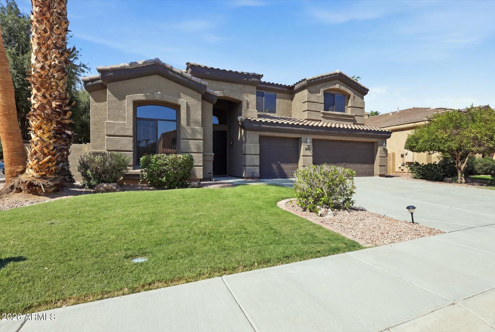 692 W HONEYSUCKLE Drive, Chandler, AZ 85248 — photo 2 of 59