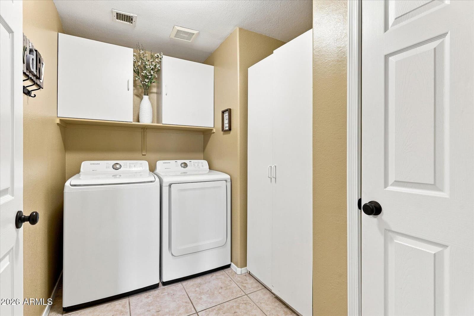 692 W HONEYSUCKLE Drive, Chandler, AZ 85248 — photo 37 of 59