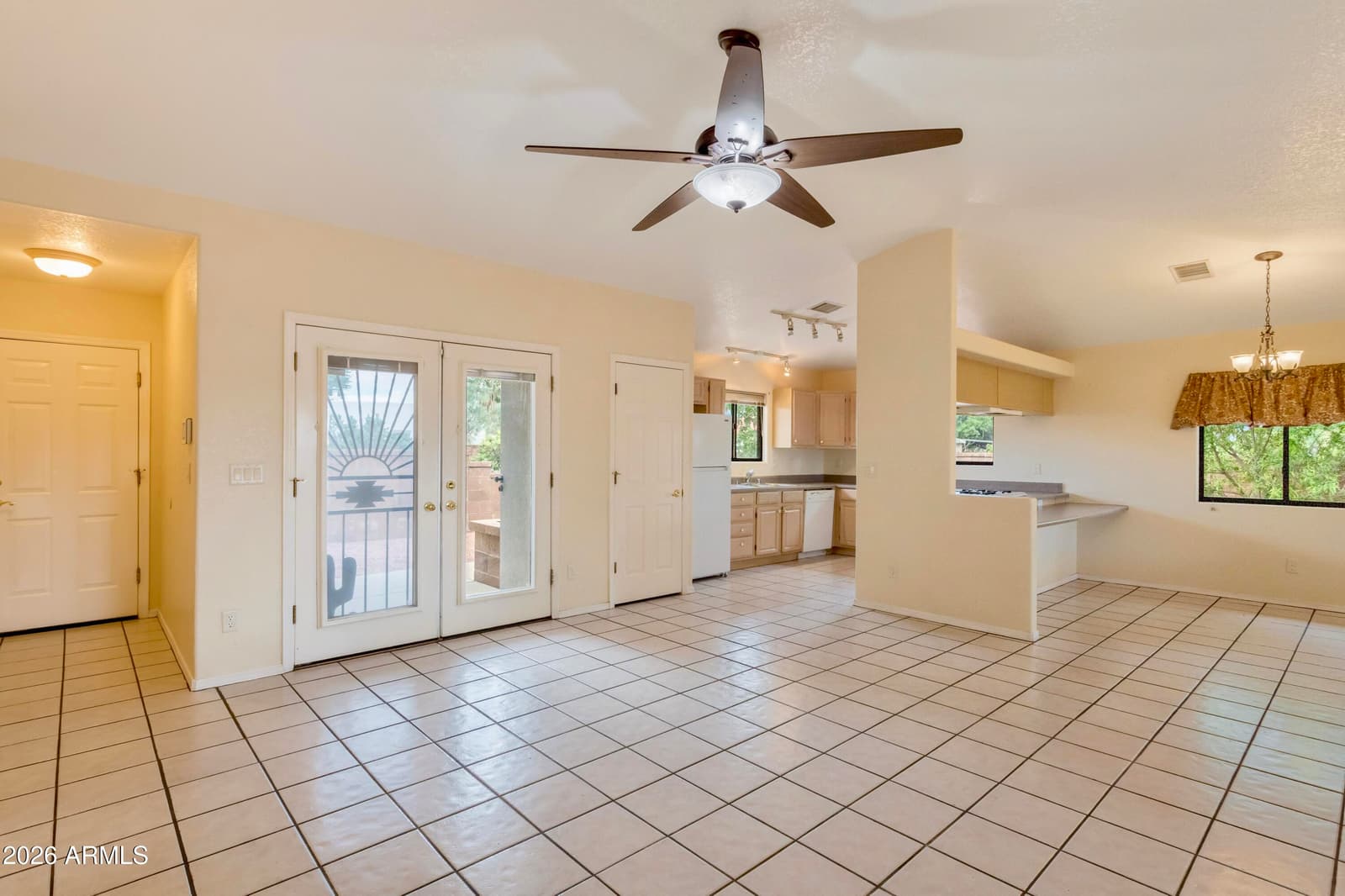 5255 HIGHLAND SHADOWS Drive, Sierra Vista, AZ 85635 — photo 12 of 33