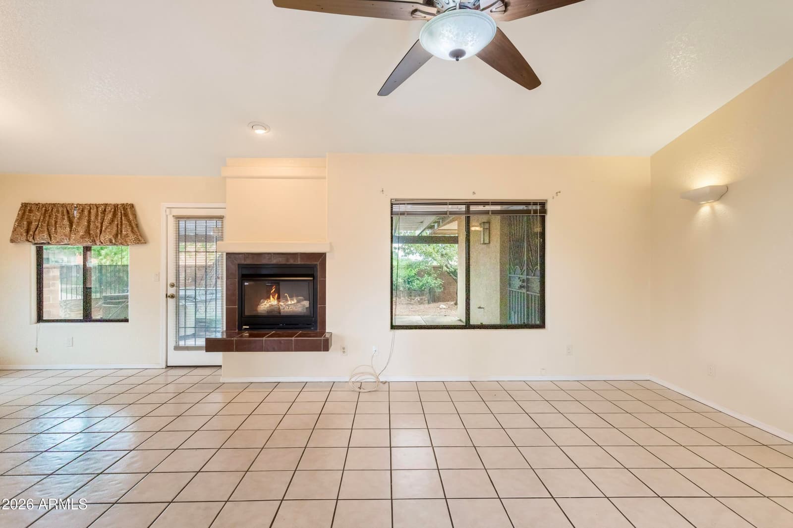 5255 HIGHLAND SHADOWS Drive, Sierra Vista, AZ 85635 — photo 13 of 33