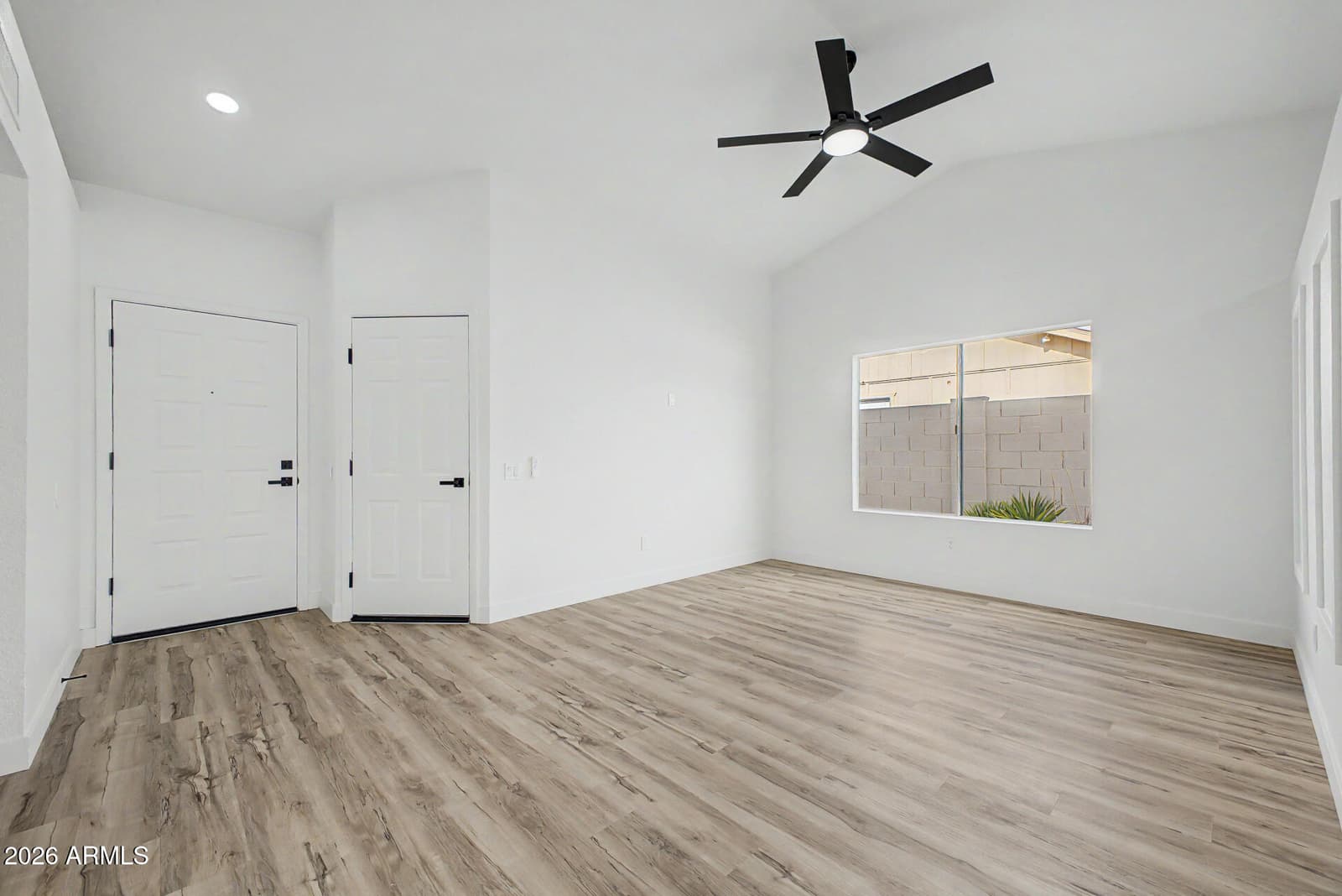 3033 W TONOPAH Drive, Phoenix, AZ 85027 — photo 6 of 22