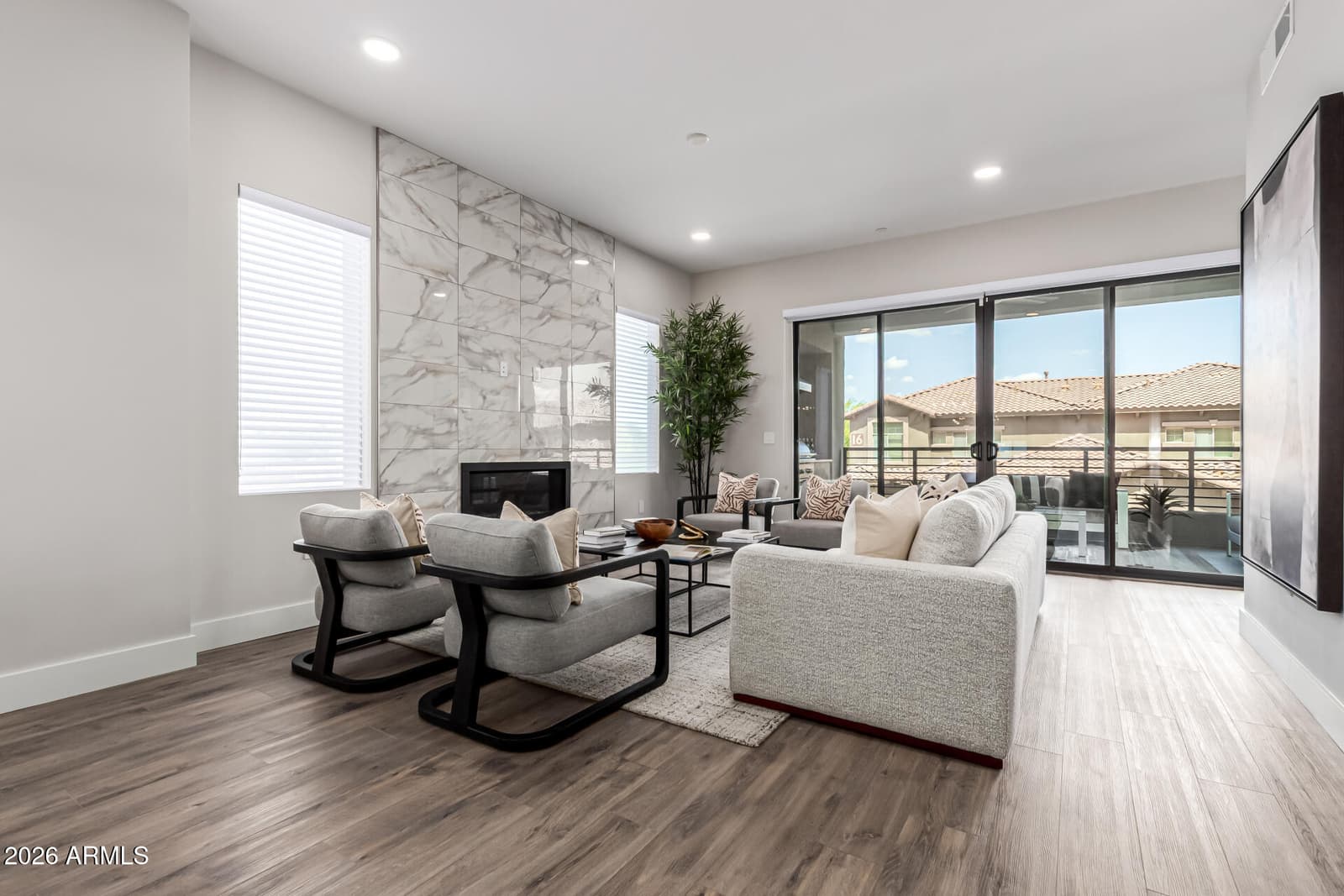 5250 E DEER VALLEY Drive 143, Phoenix, AZ 85054 — photo 4 of 33