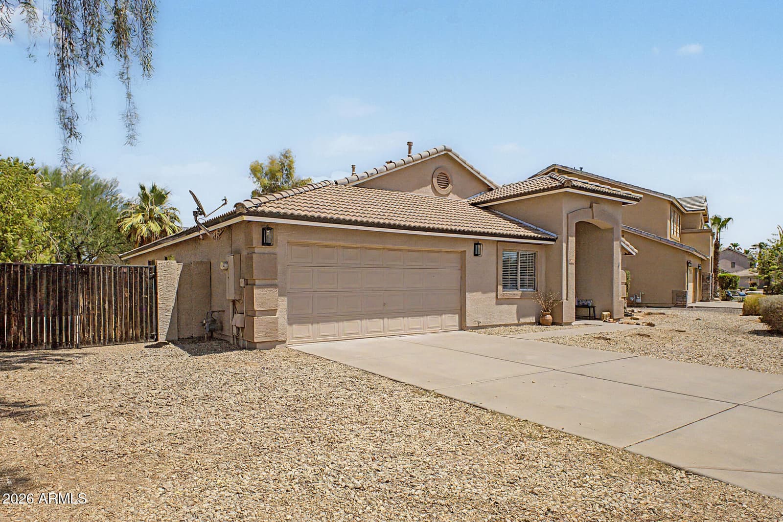 1812 E SAGEBRUSH Street, Gilbert, AZ 85296 — photo 8 of 51