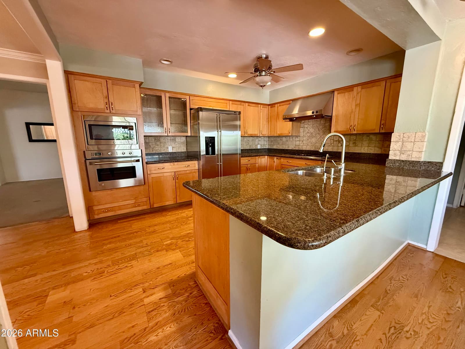 5948 E CALLE DEL PAISANO, Phoenix, AZ 85018 — photo 4 of 9