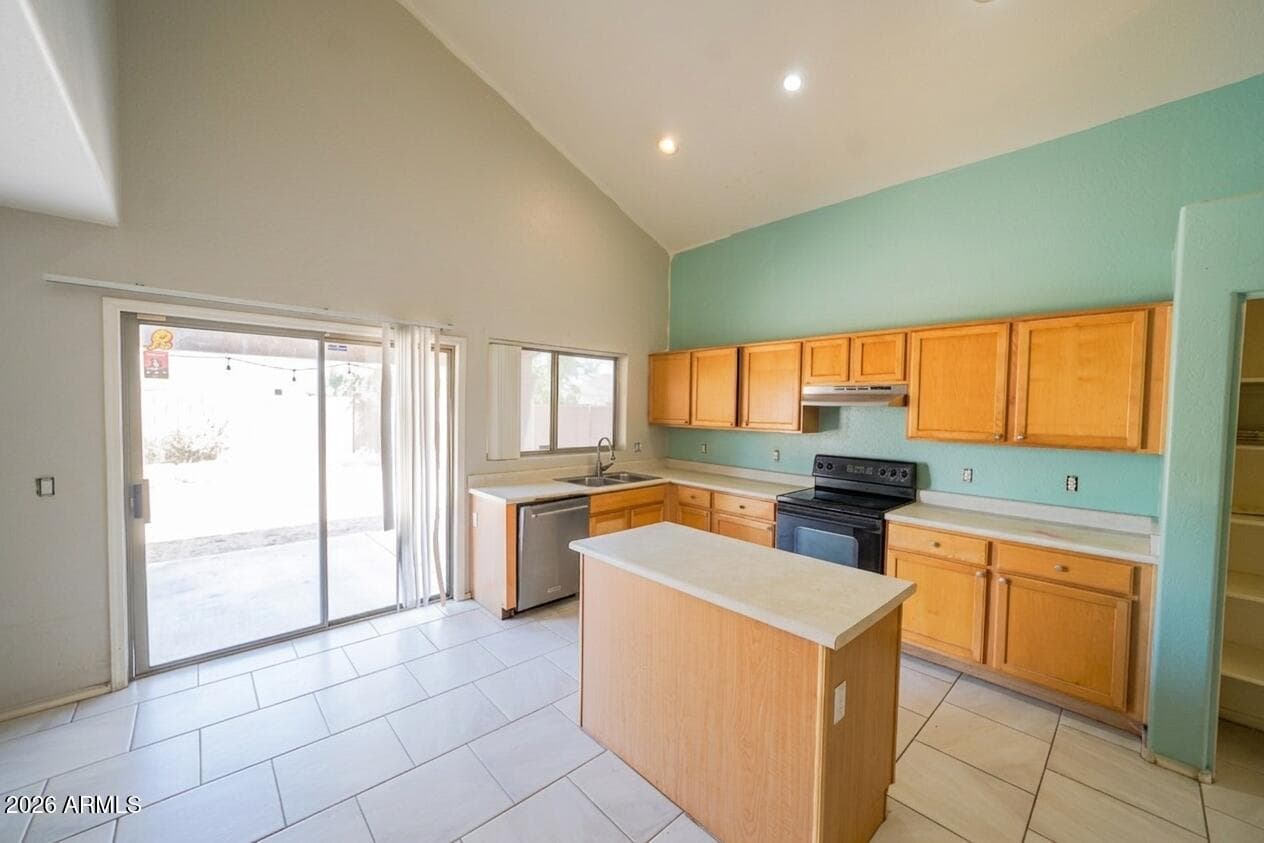 12682 W FLOWER Street, Avondale, AZ 85392 — photo 4 of 28