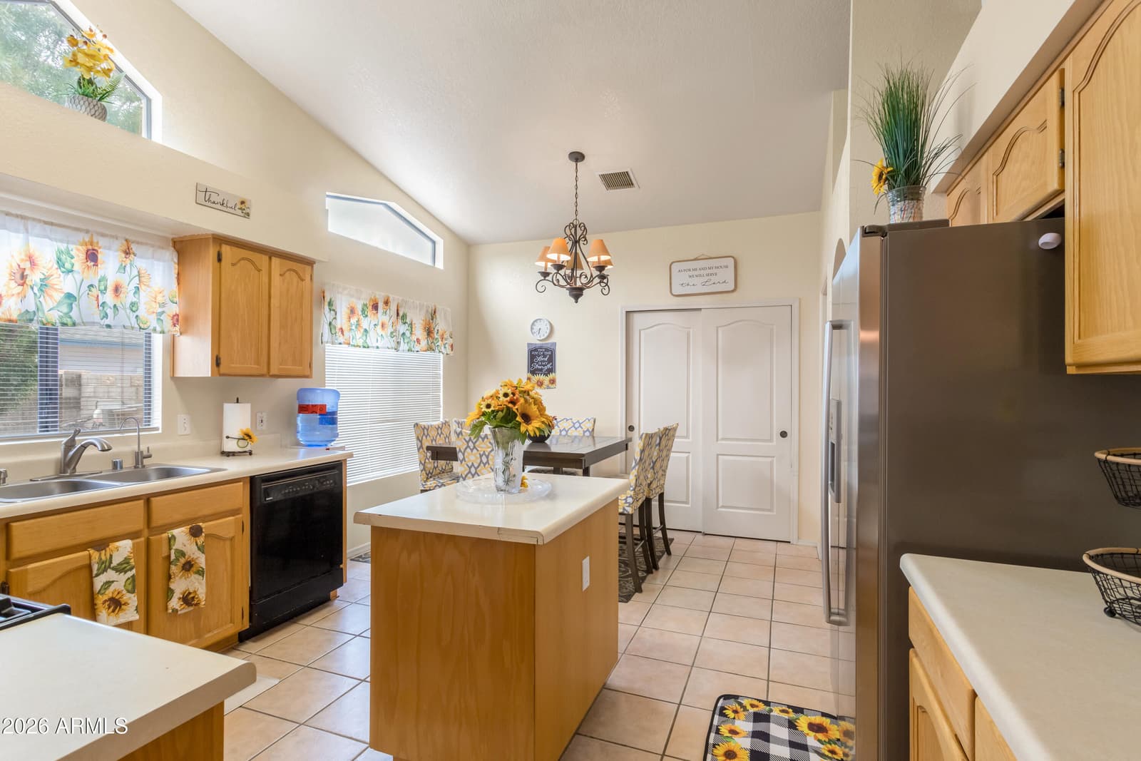 3033 Player Avenue, Sierra Vista, AZ 85650 — photo 13 of 41