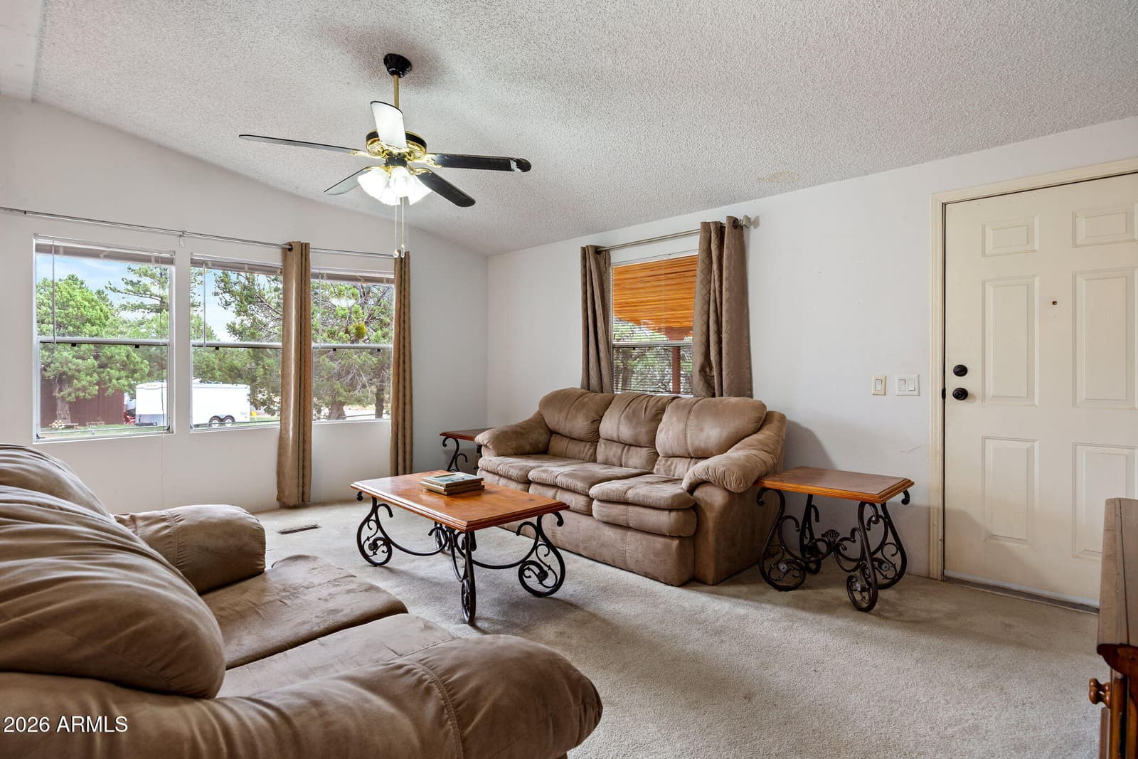 2125 FISHERMANS Road, Overgaard, AZ 85933 — photo 8 of 33