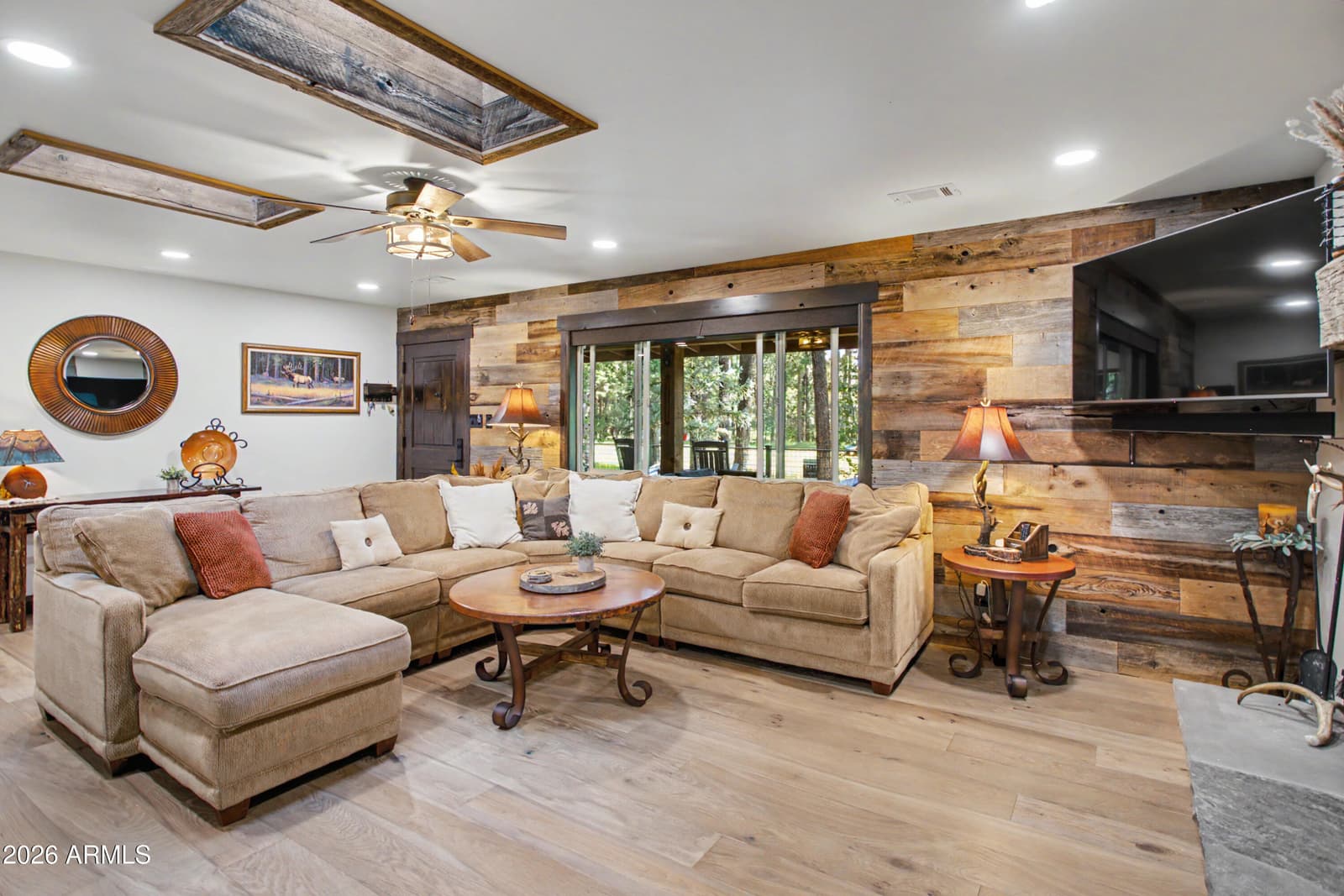 2864 WOODPECKER Lane, Pinetop, AZ 85935 — photo 3 of 44