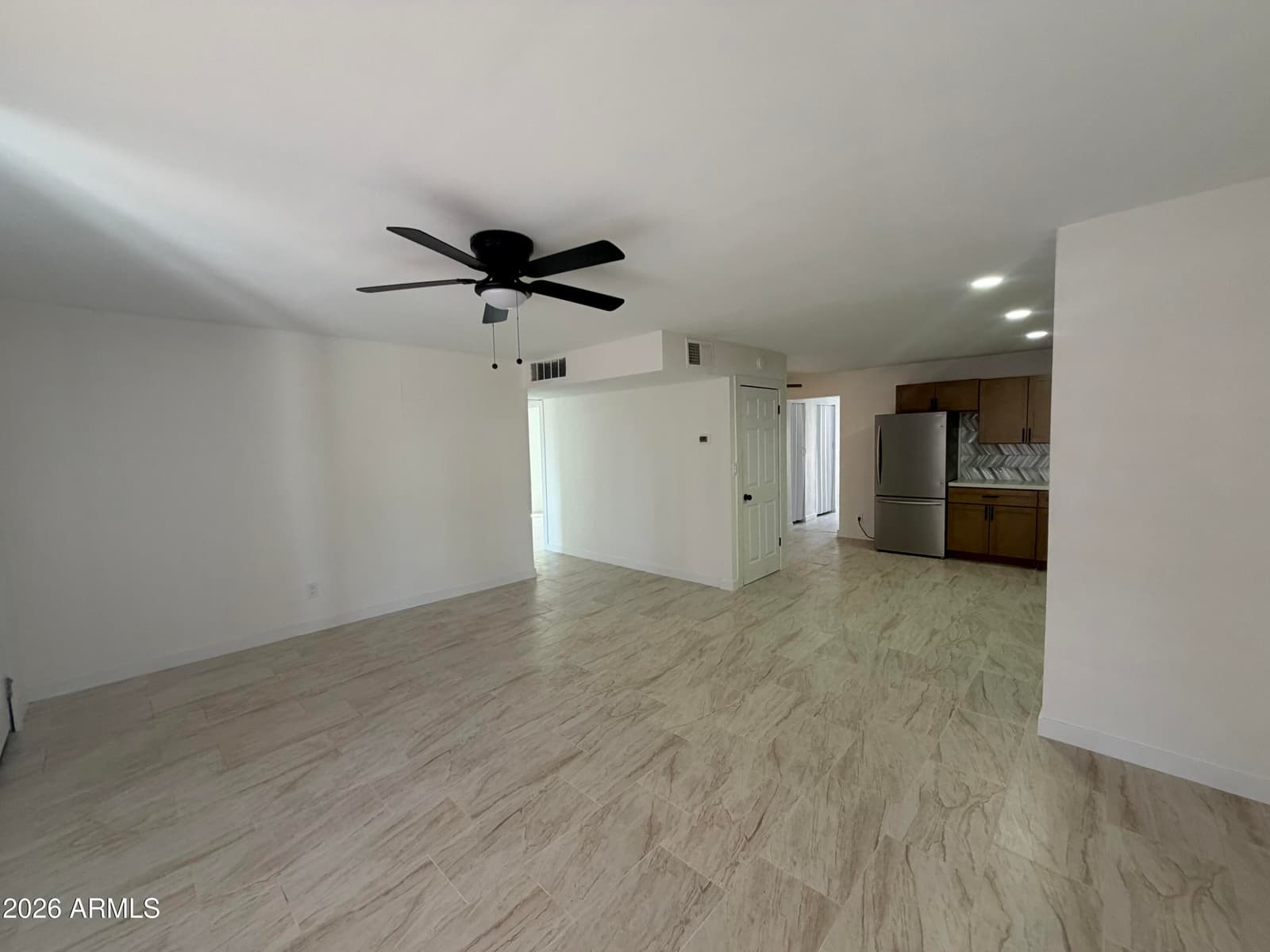 338 E MARILYN Avenue, Mesa, AZ 85210 — photo 8 of 23