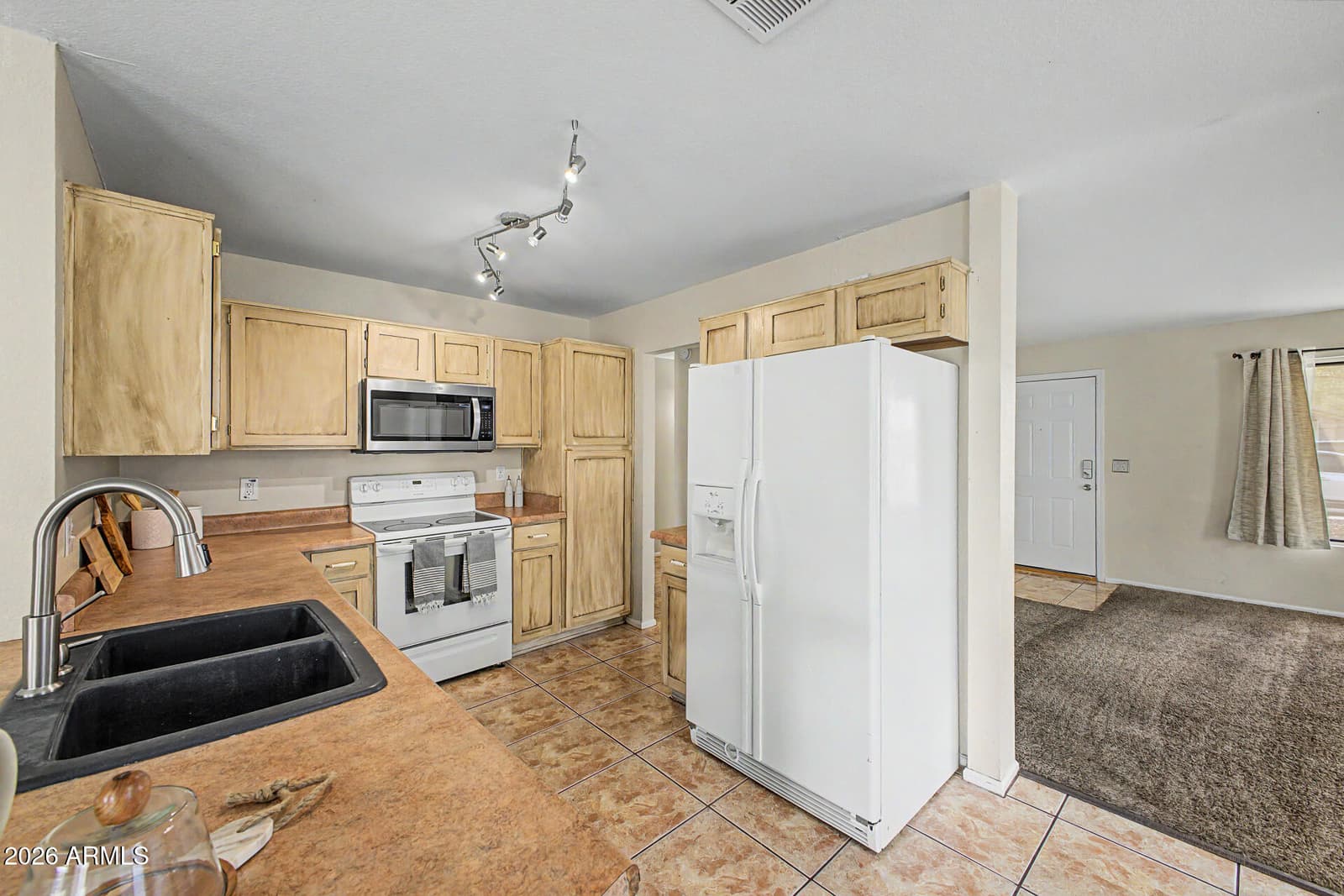 3226 W WILLIAMS Drive, Phoenix, AZ 85027 — photo 5 of 29
