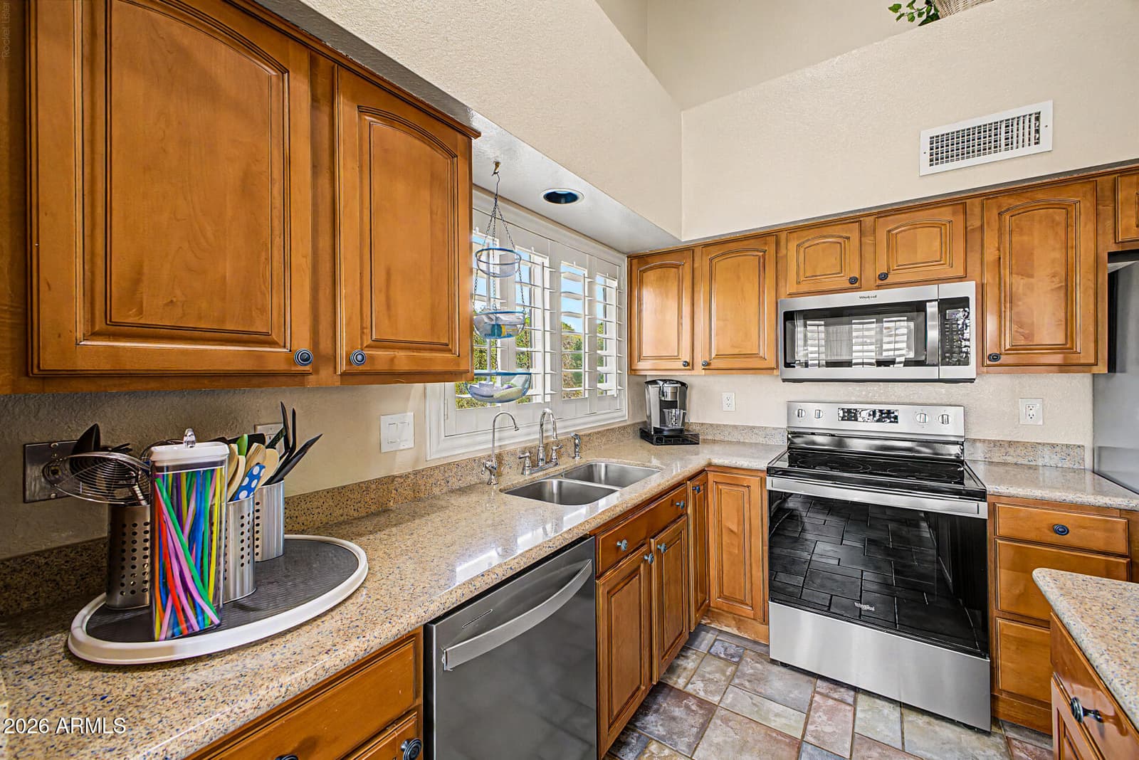 4050 W CHARLOTTE Drive, Glendale, AZ 85310 — photo 11 of 32