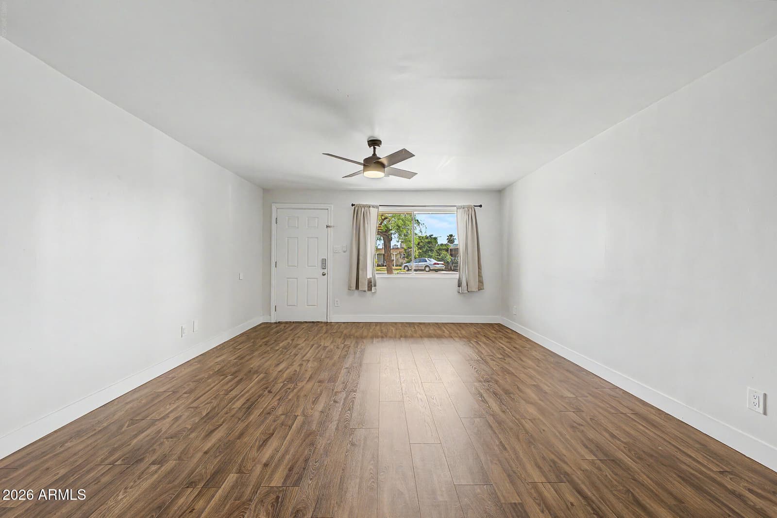 4746 W Nicolet Avenue, Glendale, AZ 85301 — photo 8 of 32