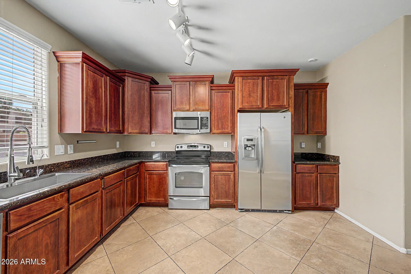 4215 E MILKY Way, Gilbert, AZ 85295 — photo 11 of 29