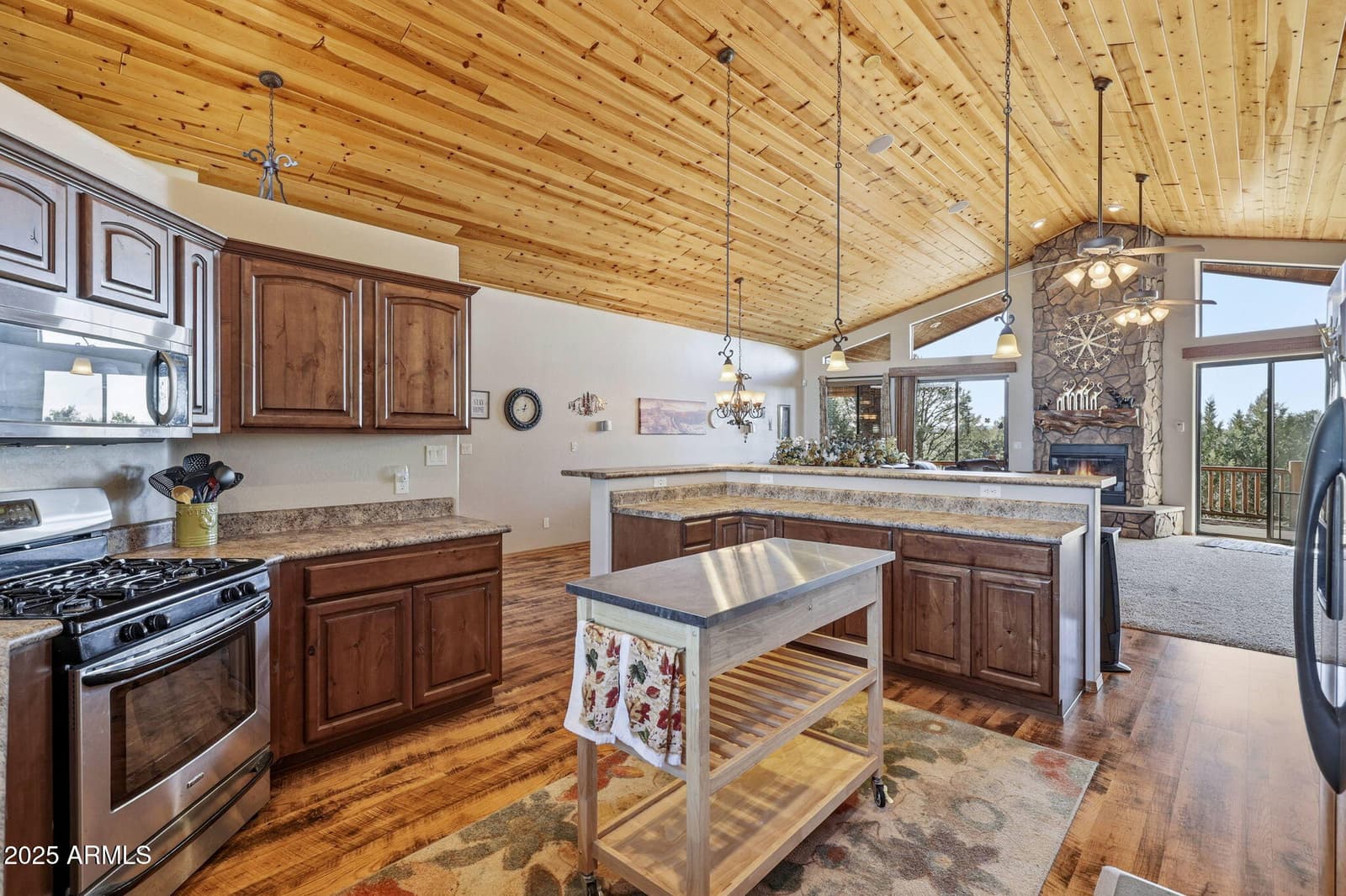2276 THUNDERBIRD Way, Overgaard, AZ 85933 — photo 11 of 41
