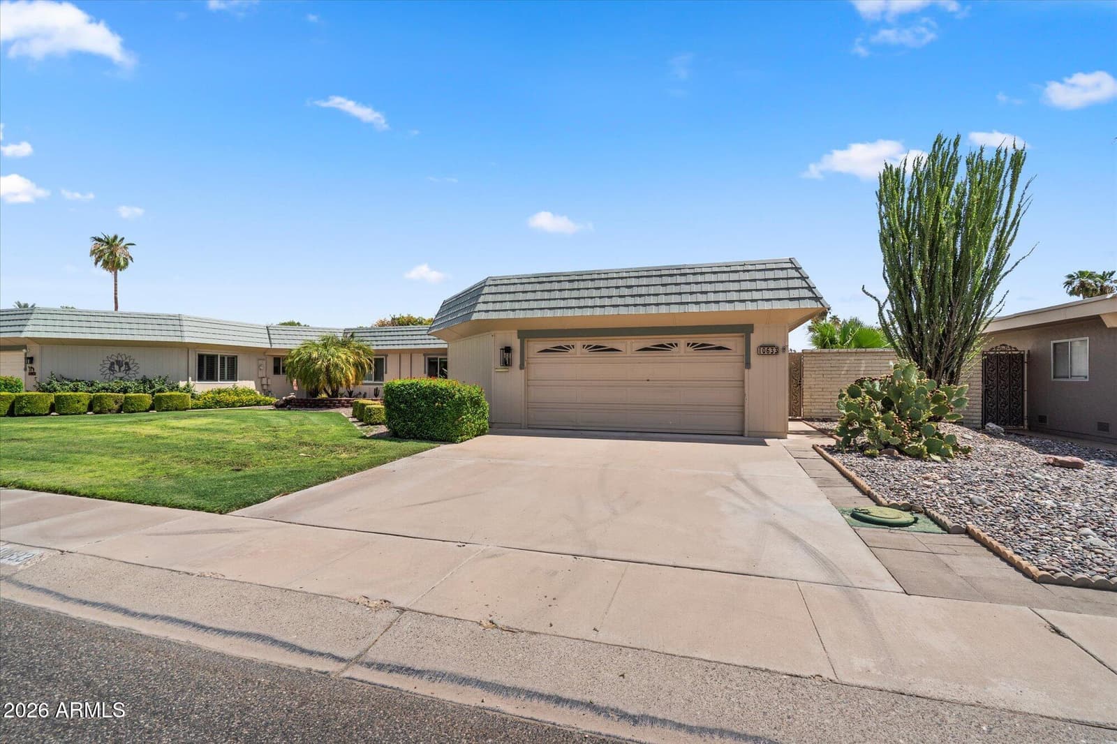 10633 W PINEAIRE Drive, Sun City, AZ 85351 — photo 1 of 40