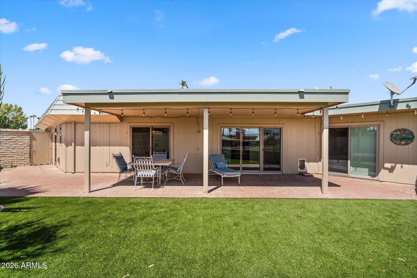 10633 W PINEAIRE Drive, Sun City, AZ 85351 — photo 5 of 40