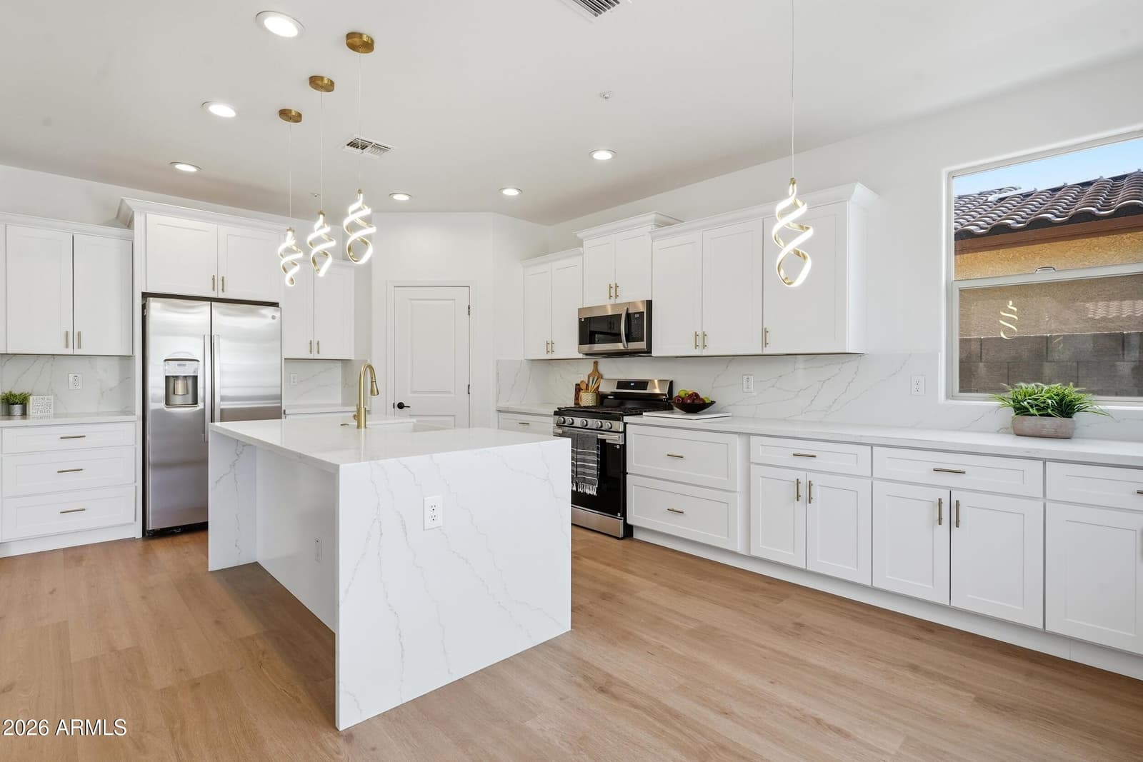 12956 N 94TH Avenue, Peoria, AZ 85381 — photo 2 of 39