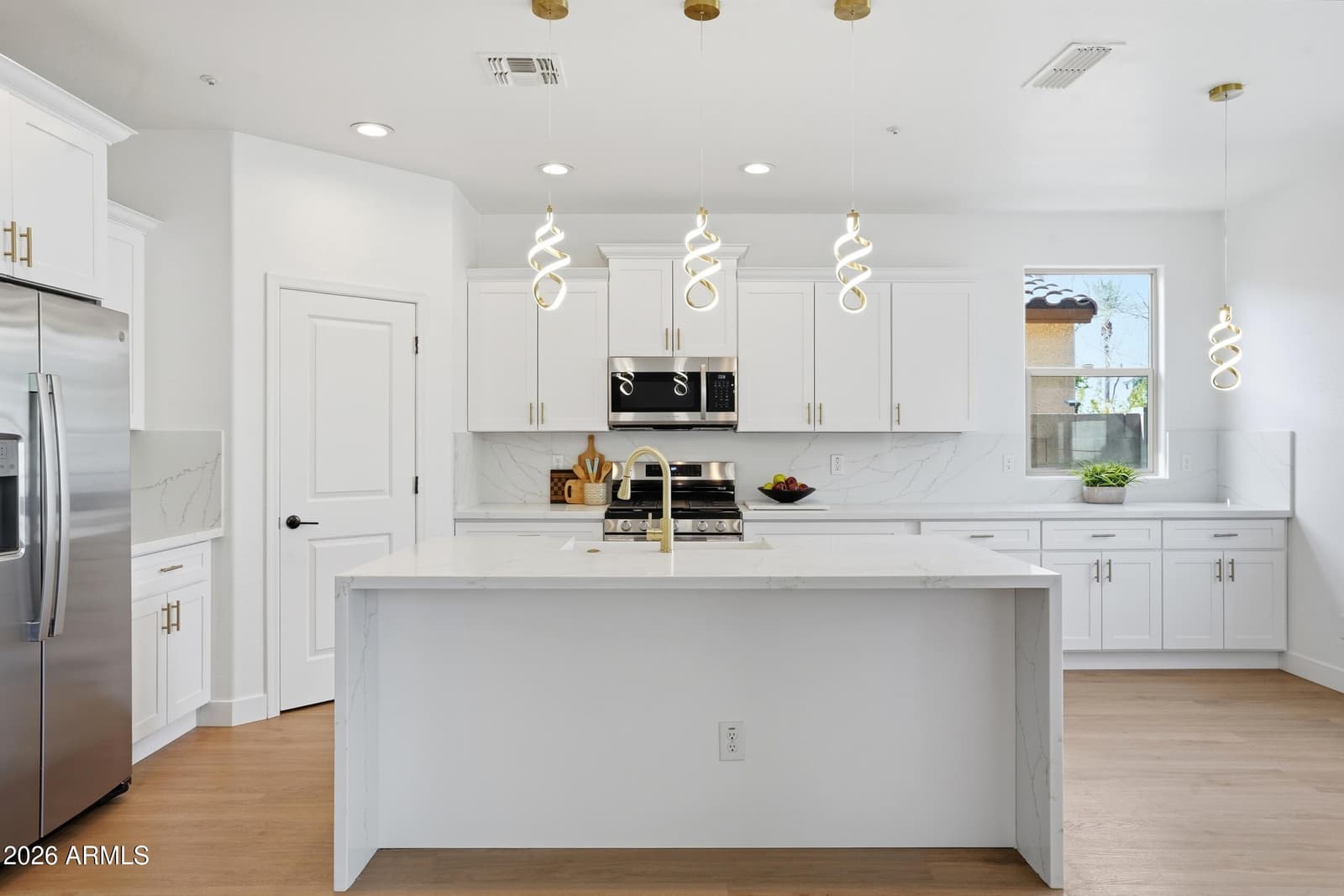 12956 N 94TH Avenue, Peoria, AZ 85381 — photo 3 of 39
