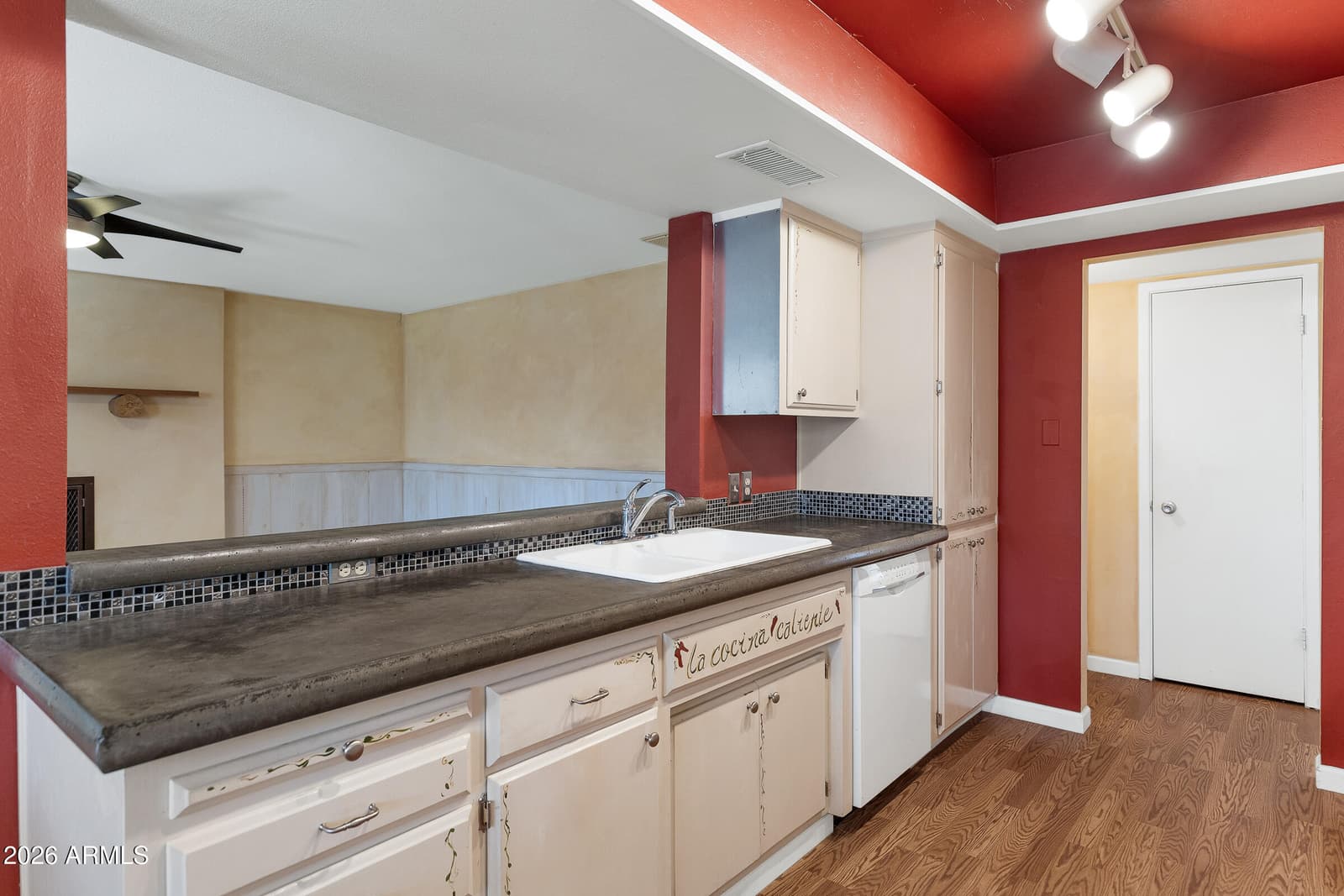3919 W Lane Avenue, Phoenix, AZ 85051 — photo 10 of 33