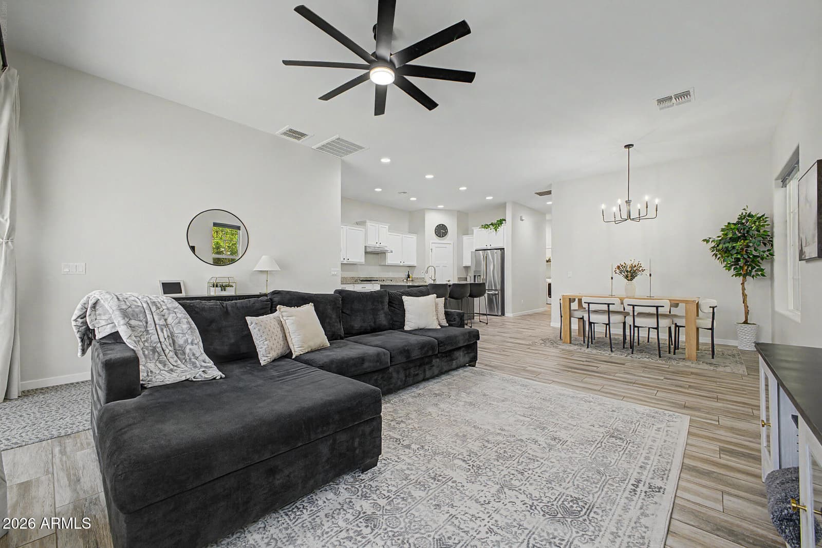 10107 E NOPAL Avenue, Mesa, AZ 85209 — photo 10 of 36