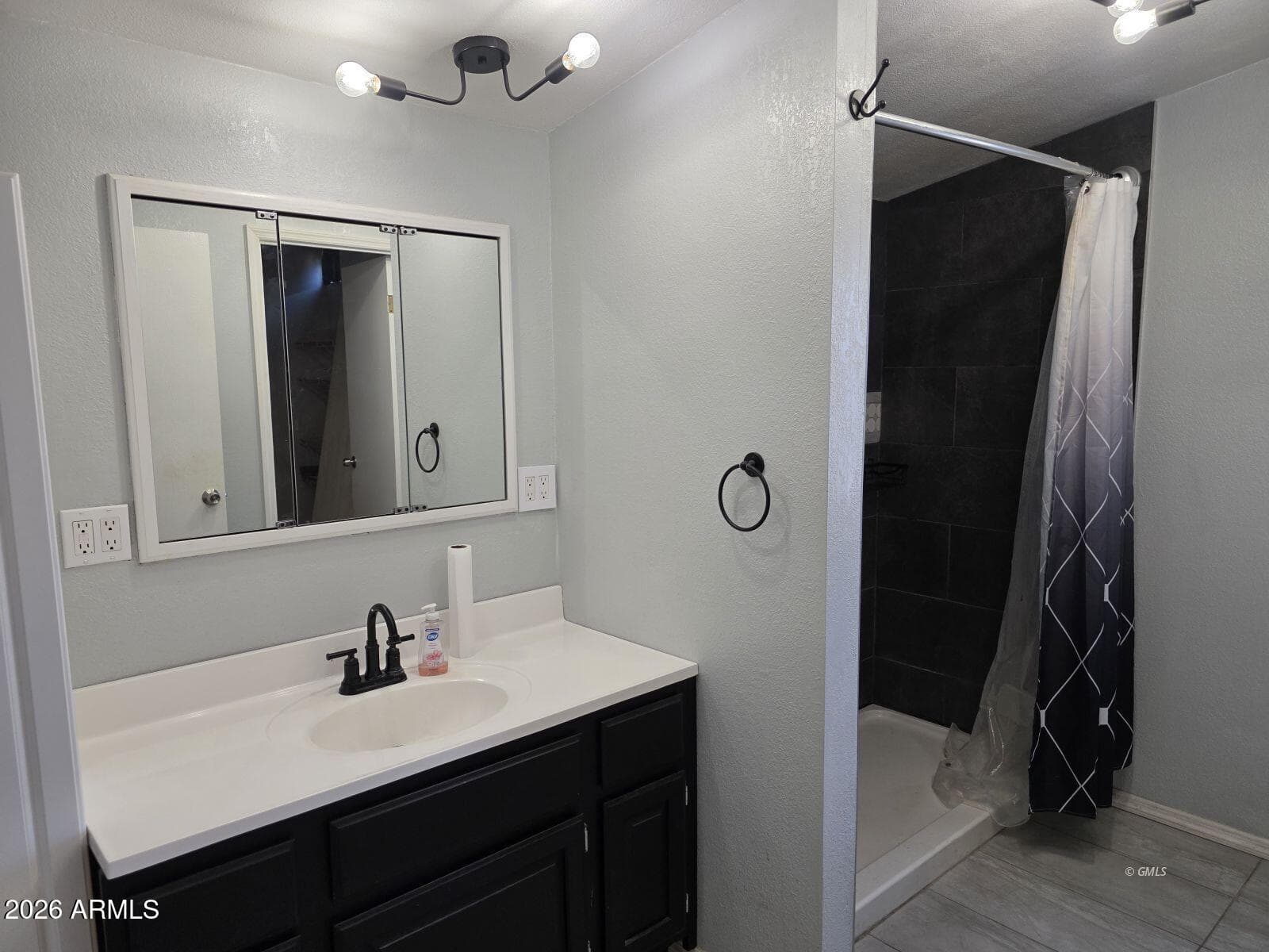 982 E SAGUARO Drive, Globe, AZ 85501 — photo 15 of 22