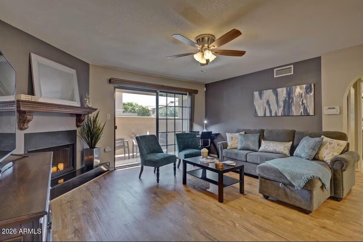 10410 N CAVE CREEK Road 1071, Phoenix, AZ 85020 — photo 7 of 43