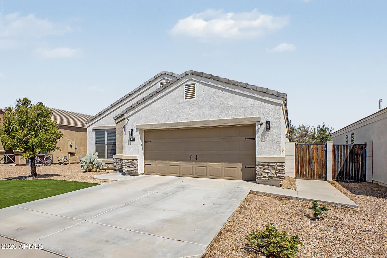 4012 W MAGGIE Drive, San Tan Valley, AZ 85144 — photo 5 of 39