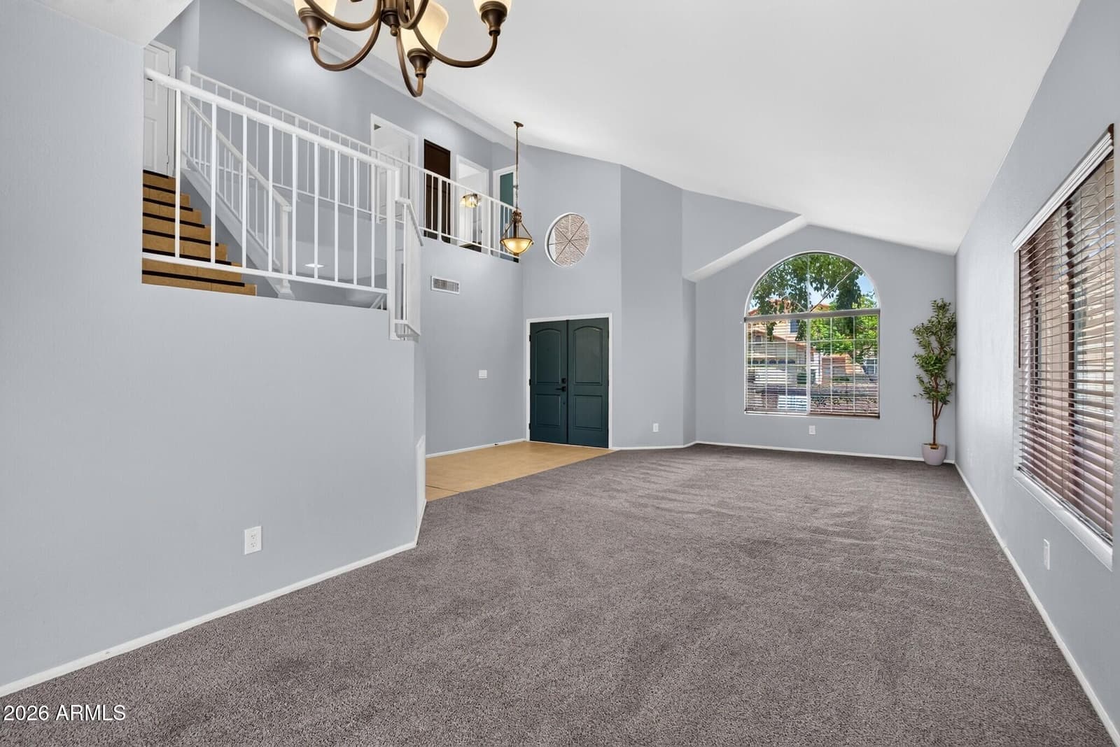 39 E LA VIEVE Lane, Tempe, AZ 85284 — photo 4 of 48