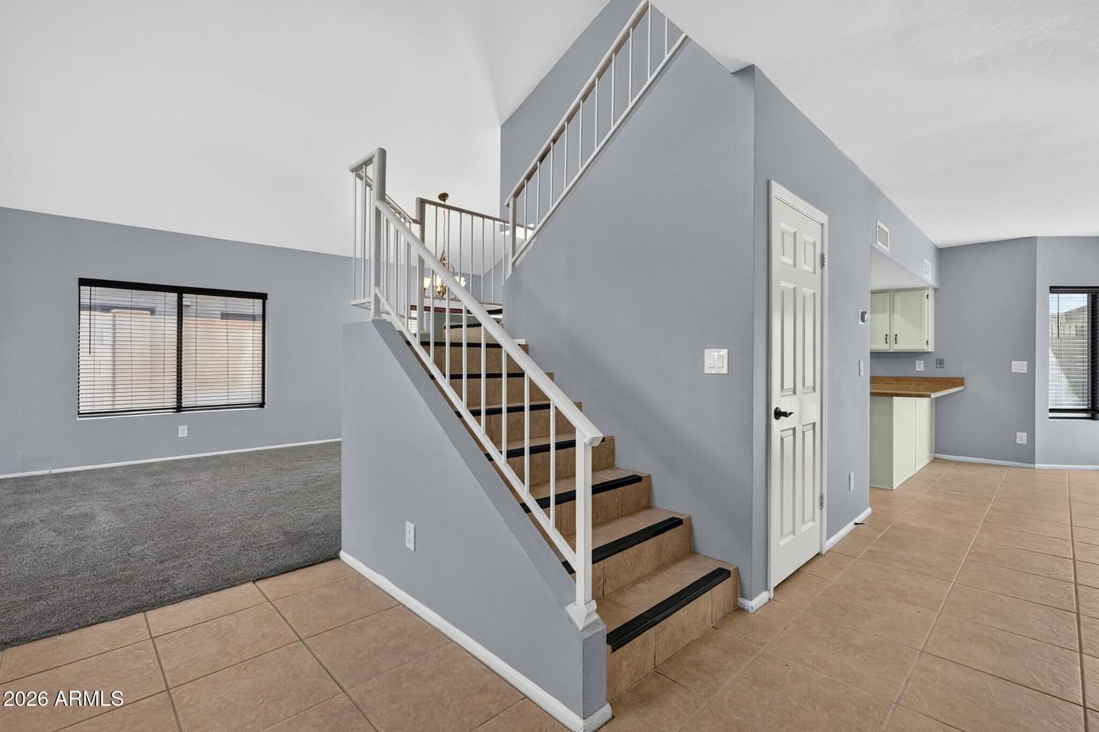 39 E LA VIEVE Lane, Tempe, AZ 85284 — photo 10 of 48