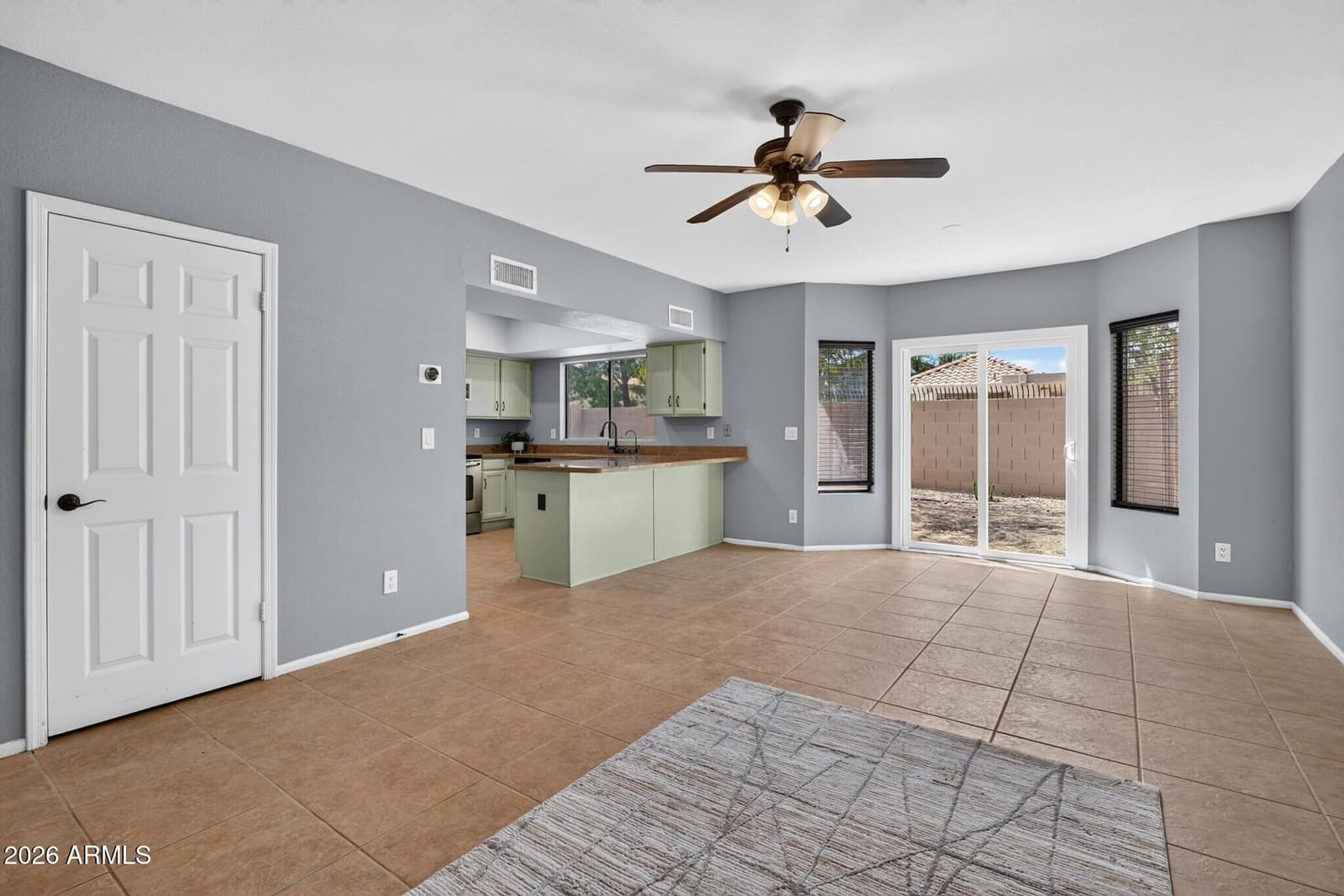 39 E LA VIEVE Lane, Tempe, AZ 85284 — photo 12 of 48