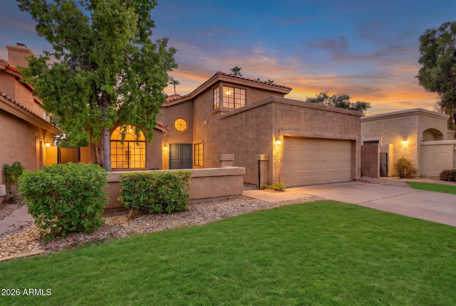 39 E LA VIEVE Lane, Tempe, AZ 85284 — photo 2 of 48