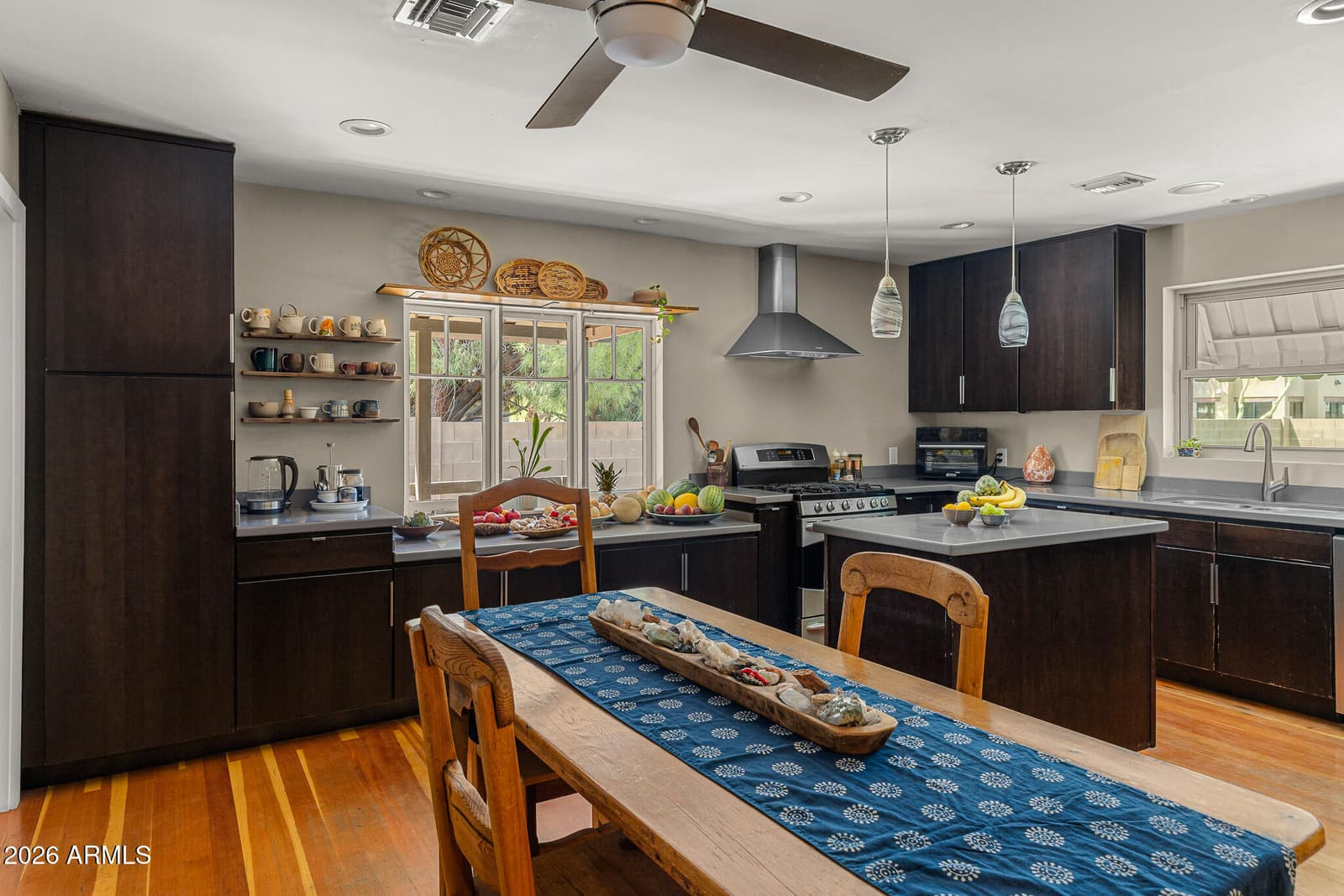 3205 E CLARENDON Avenue, Phoenix, AZ 85018 — photo 4 of 17