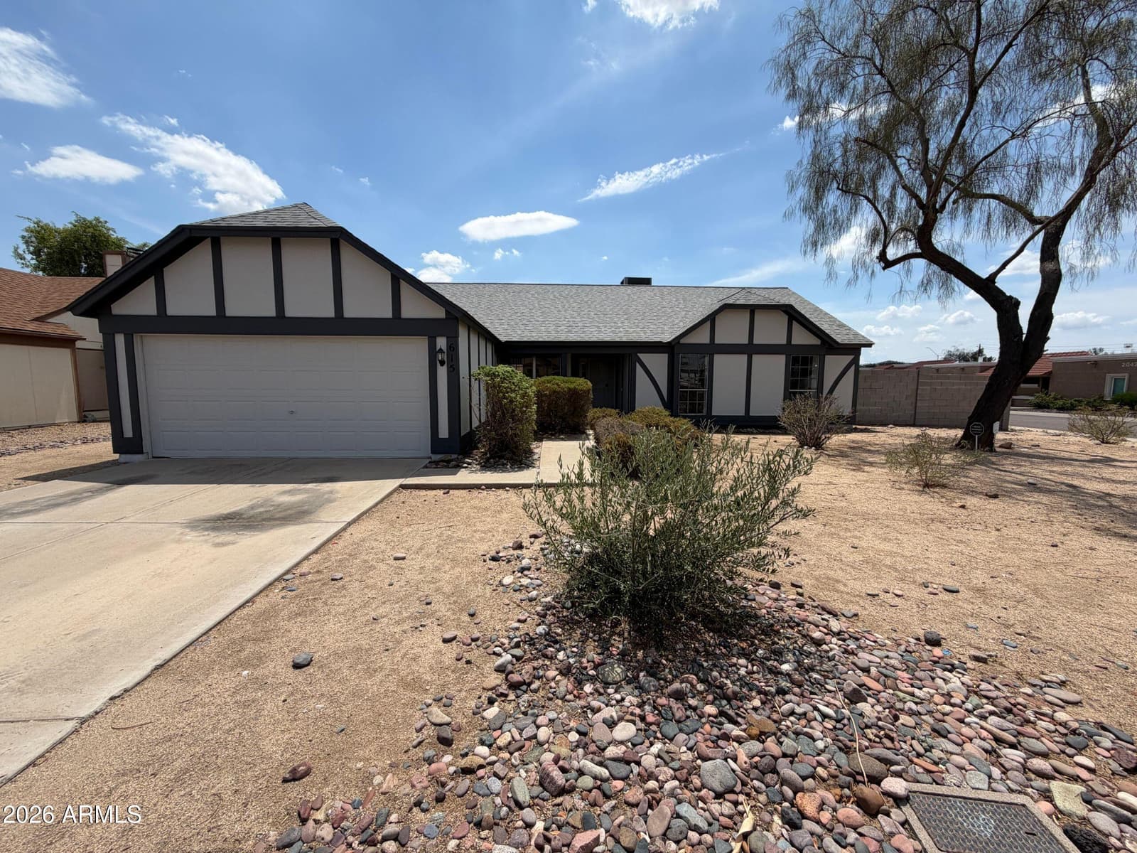 615 W MONTOYA Lane, Phoenix, AZ 85027 — photo 1 of 28