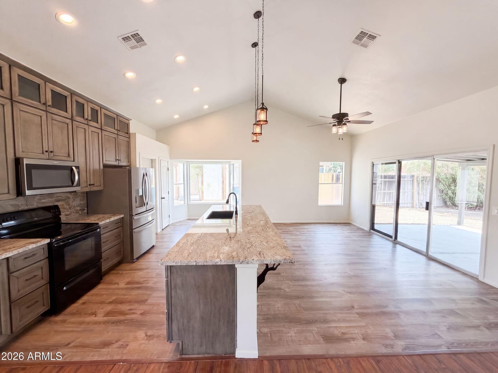 615 W MONTOYA Lane, Phoenix, AZ 85027 — photo 9 of 28
