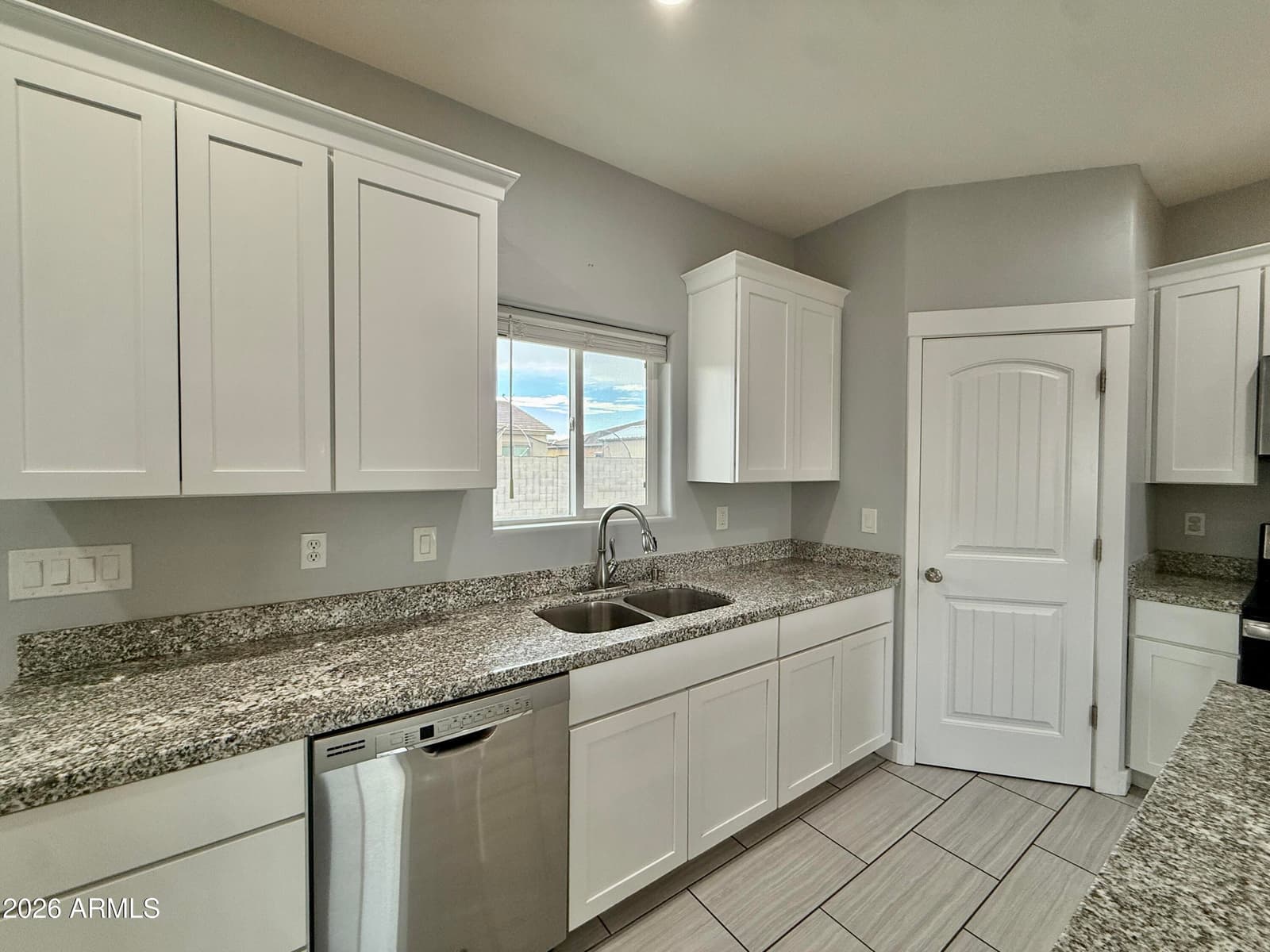 1826 N Porter Lane, Thatcher, AZ 85552 — photo 8 of 24