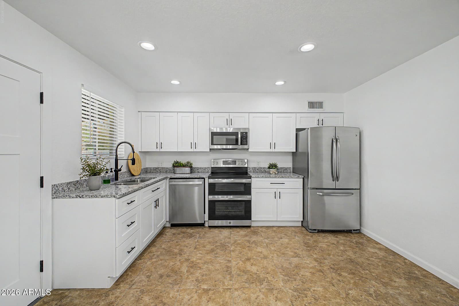 242 E Heather Avenue, Gilbert, AZ 85234 — photo 5 of 26