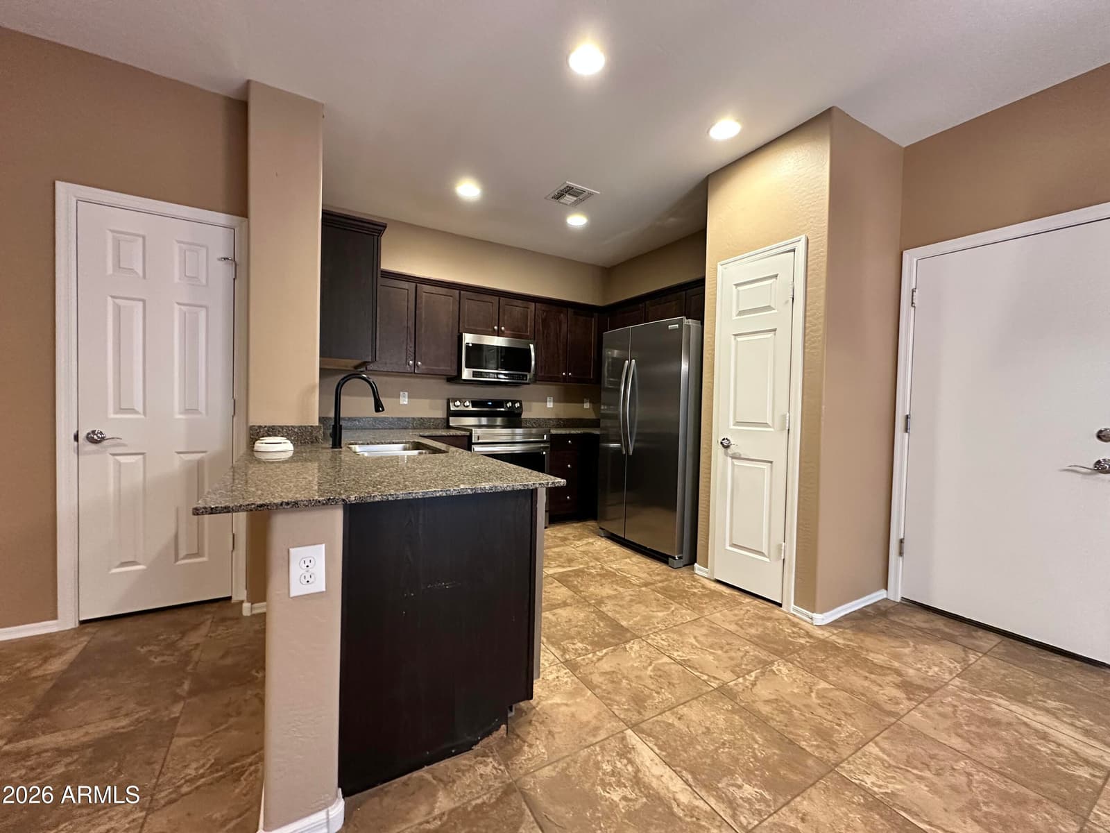 2477 N 73rd Drive, Phoenix, AZ 85035 — photo 8 of 27