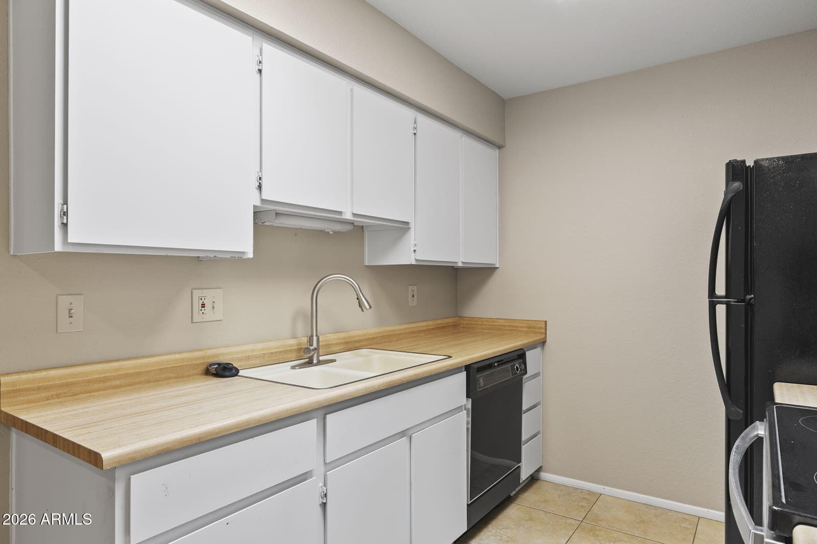 312 W YUKON Drive 2, Phoenix, AZ 85027 — photo 11 of 20
