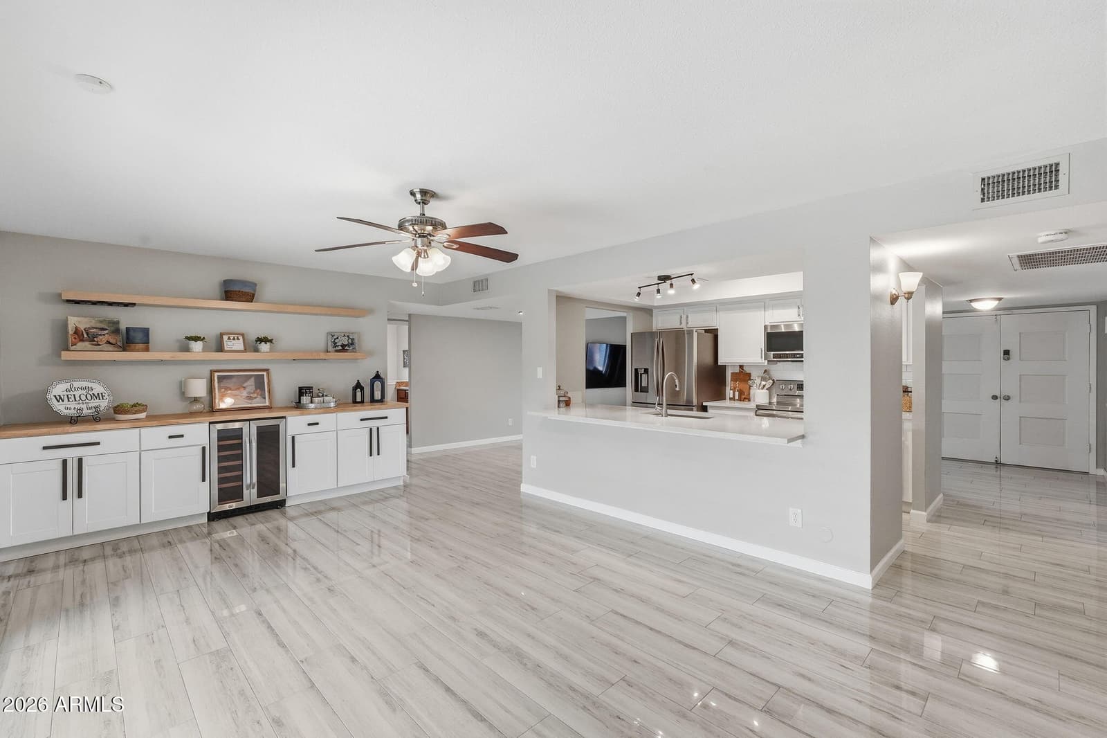5257 W ACAPULCO Lane, Glendale, AZ 85306 — photo 11 of 29
