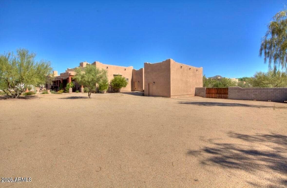 31 E Desert Hills Drive, Phoenix, AZ 85086 — photo 4 of 5