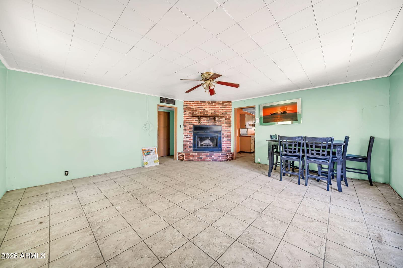 915 W Tamarisk Street, Phoenix, AZ 85041 — photo 9 of 36