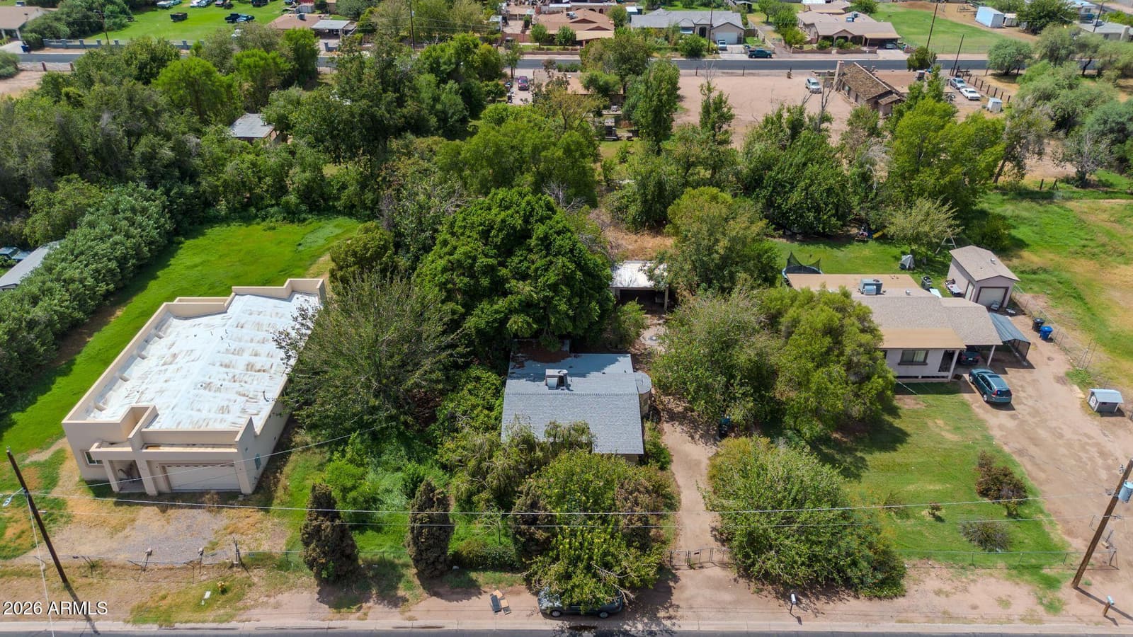 915 W Tamarisk Street, Phoenix, AZ 85041 — photo 6 of 36