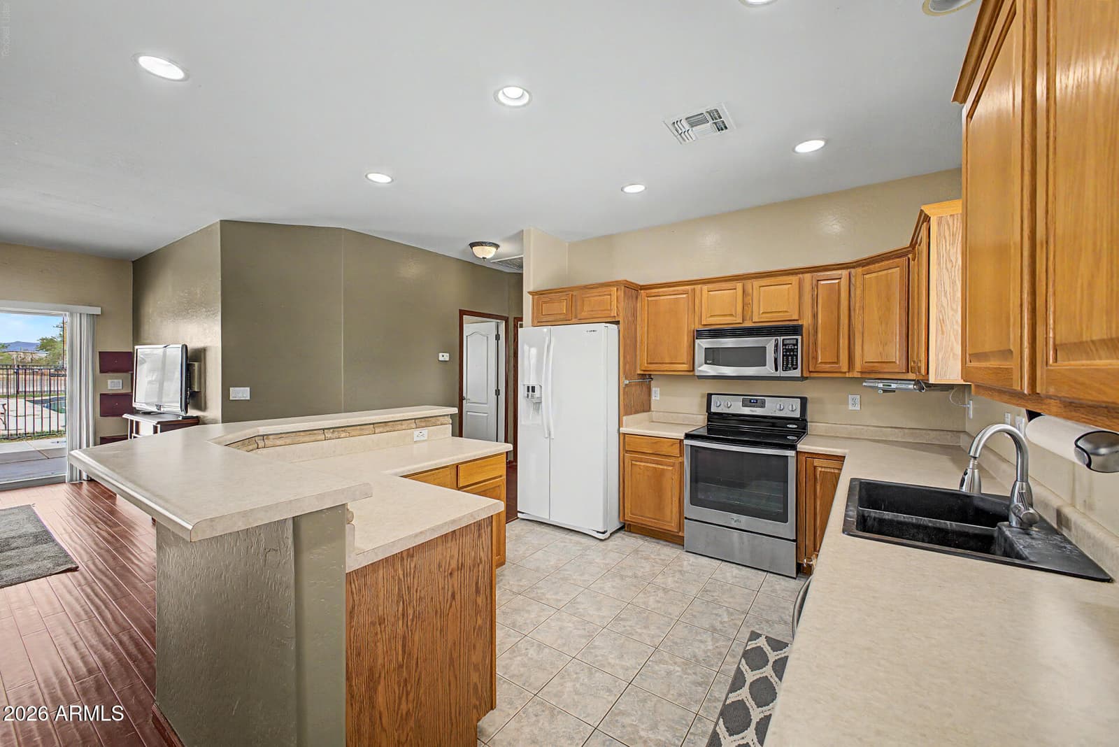 10644 E AMERICAN PRIDE Drive, San Tan Valley, AZ 85143 — photo 11 of 43