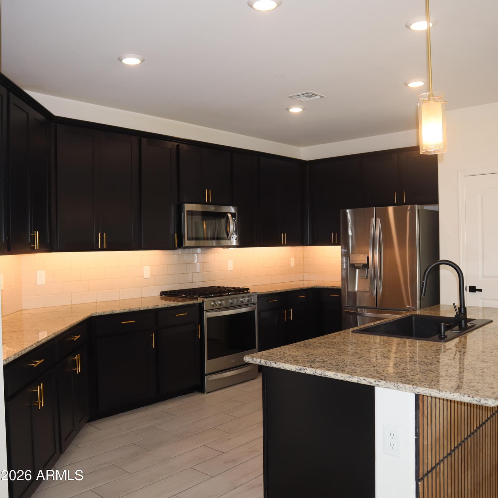 2413 W Sunland Avenue, Phoenix, AZ 85041 — photo 14 of 62