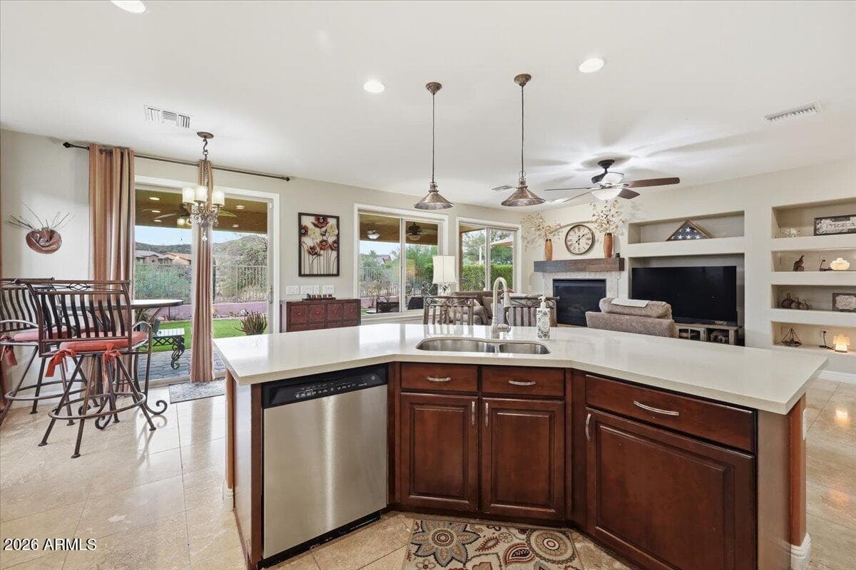 6539 W GAMBIT Trail, Phoenix, AZ 85083 — photo 13 of 44