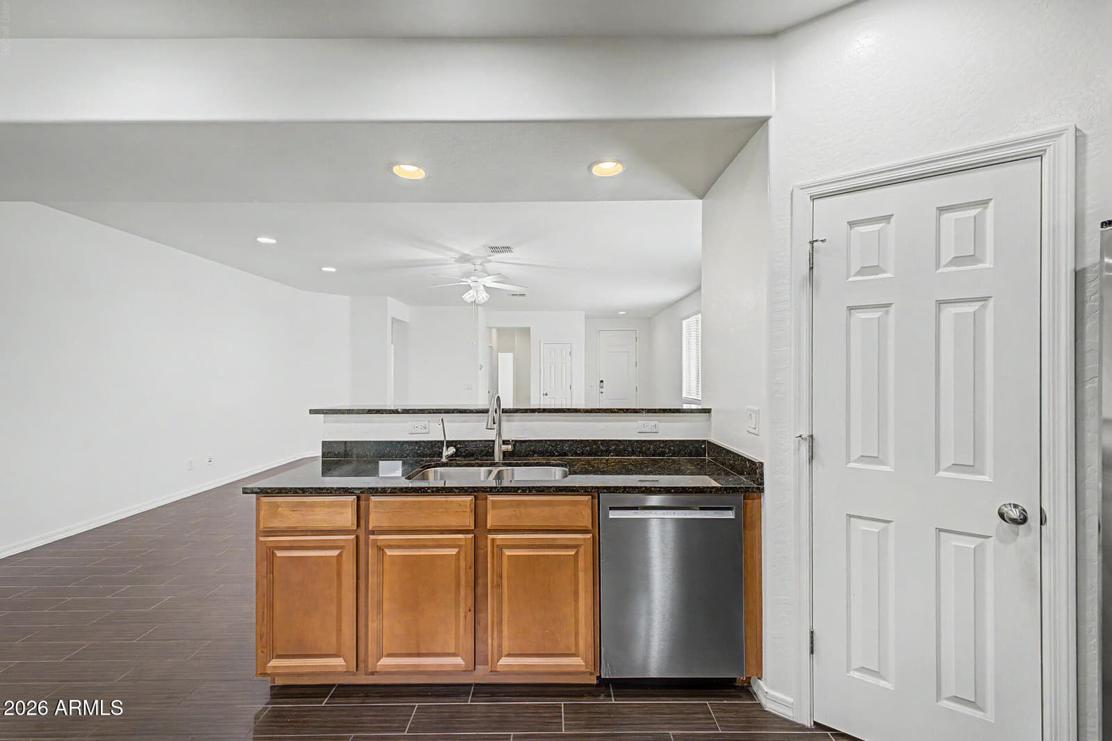 859 E ABERDEEN Drive, Gilbert, AZ 85298 — photo 8 of 43