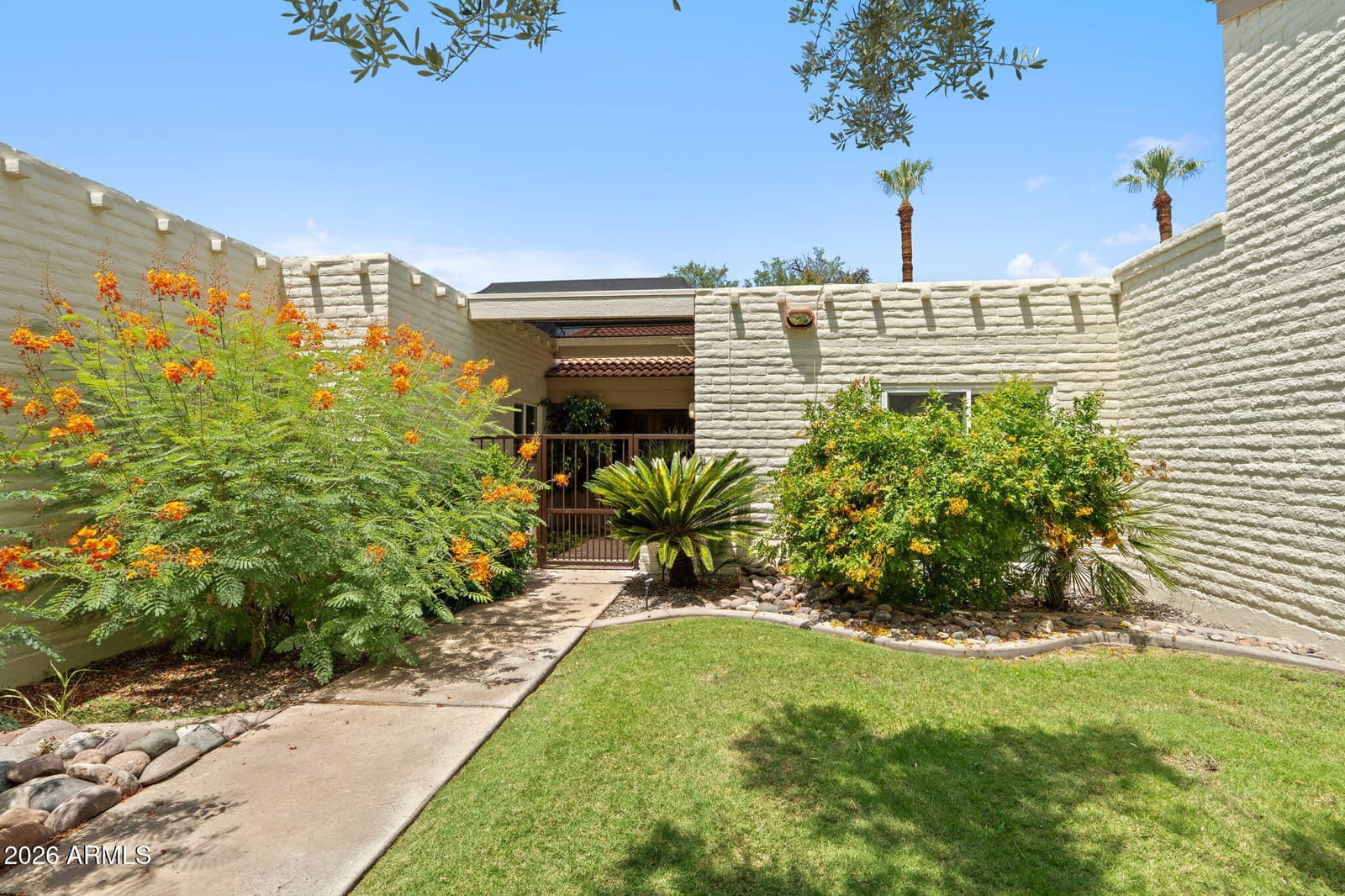 4 E SAN MIGUEL Avenue, Phoenix, AZ 85012 — photo 2 of 42