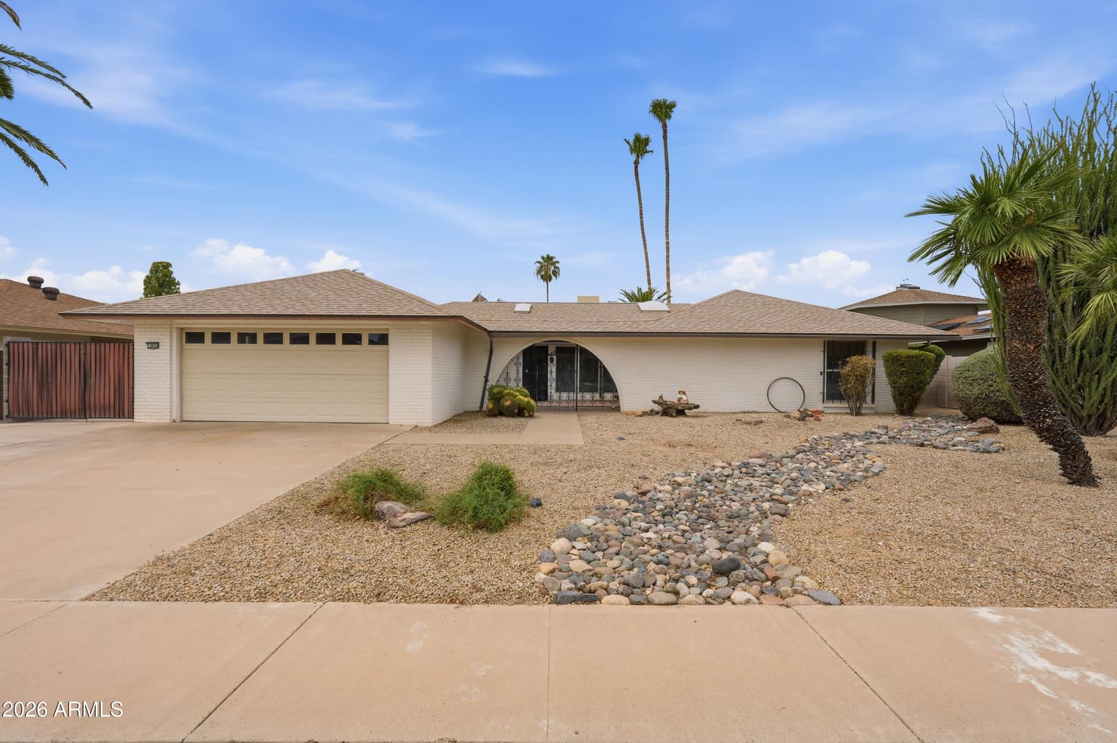 19820 N Cherry Tree Lane, Sun City, AZ 85373 — photo 4 of 51
